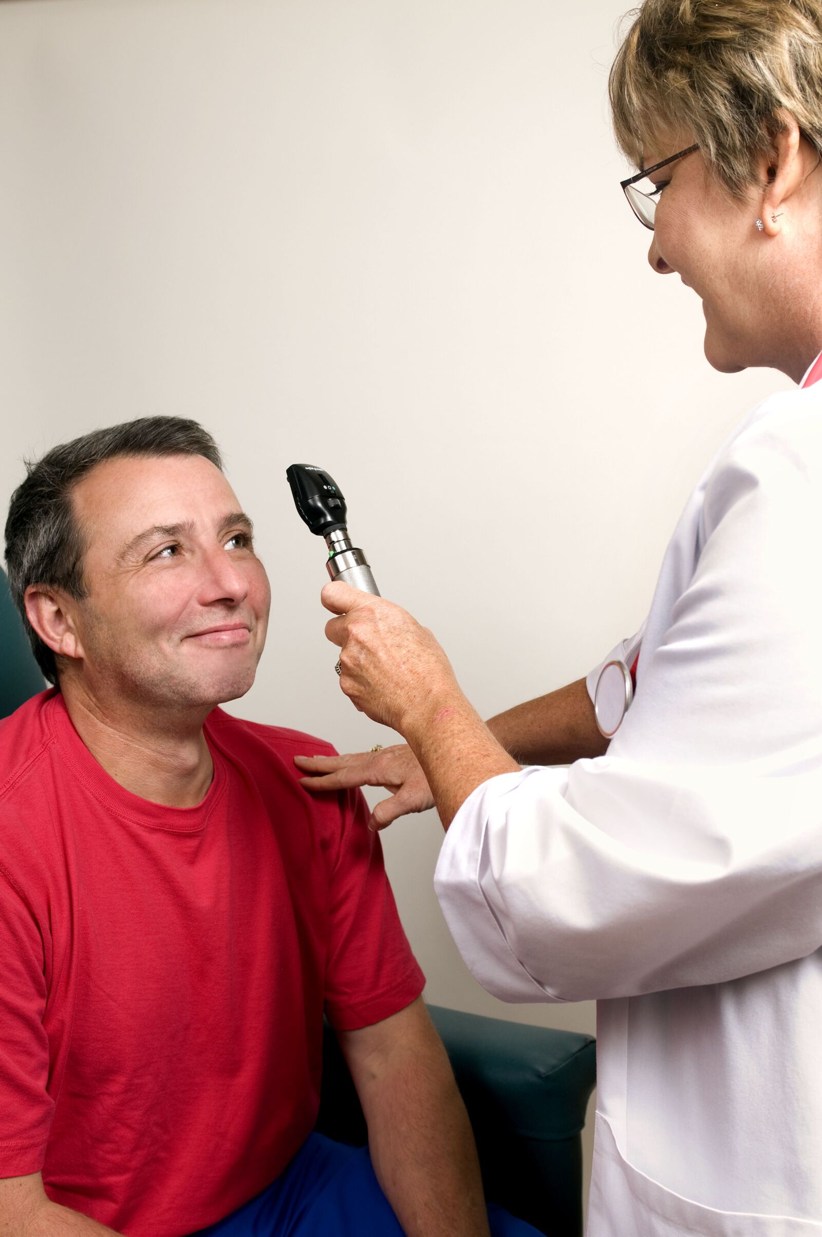 Nikon D300 sample photo. Eye, examination, female, clinician photography