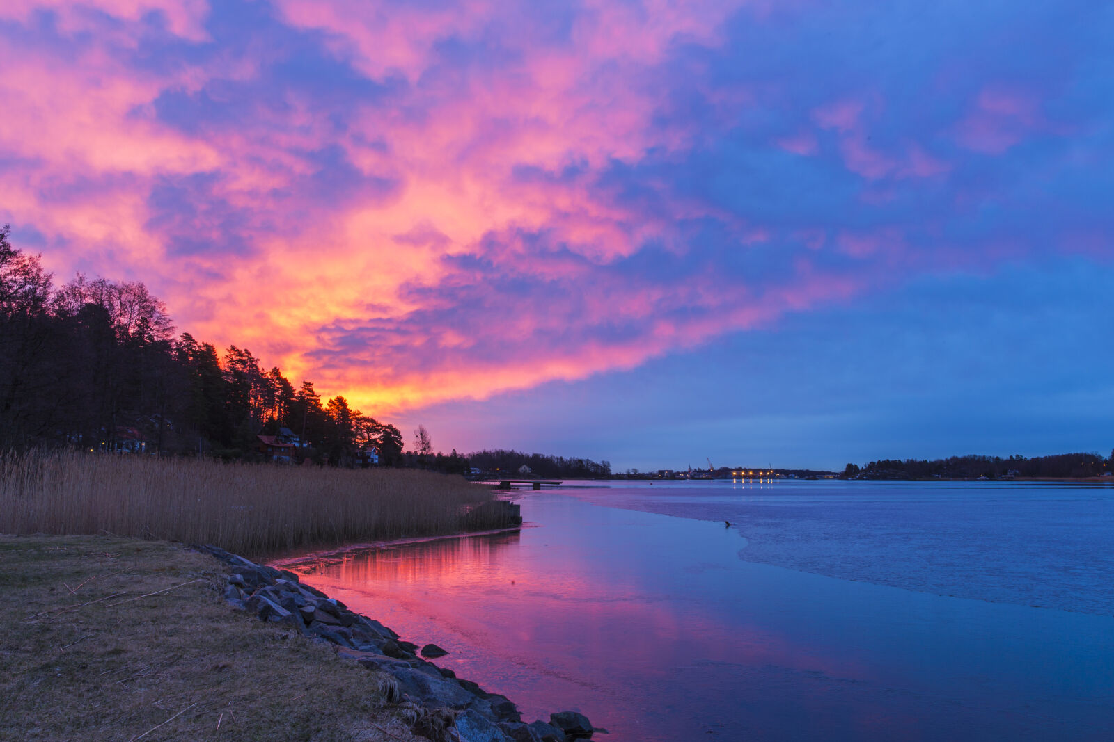 Canon EF 24-70mm F2.8L II USM sample photo. Blue, water, skies, sunrise photography