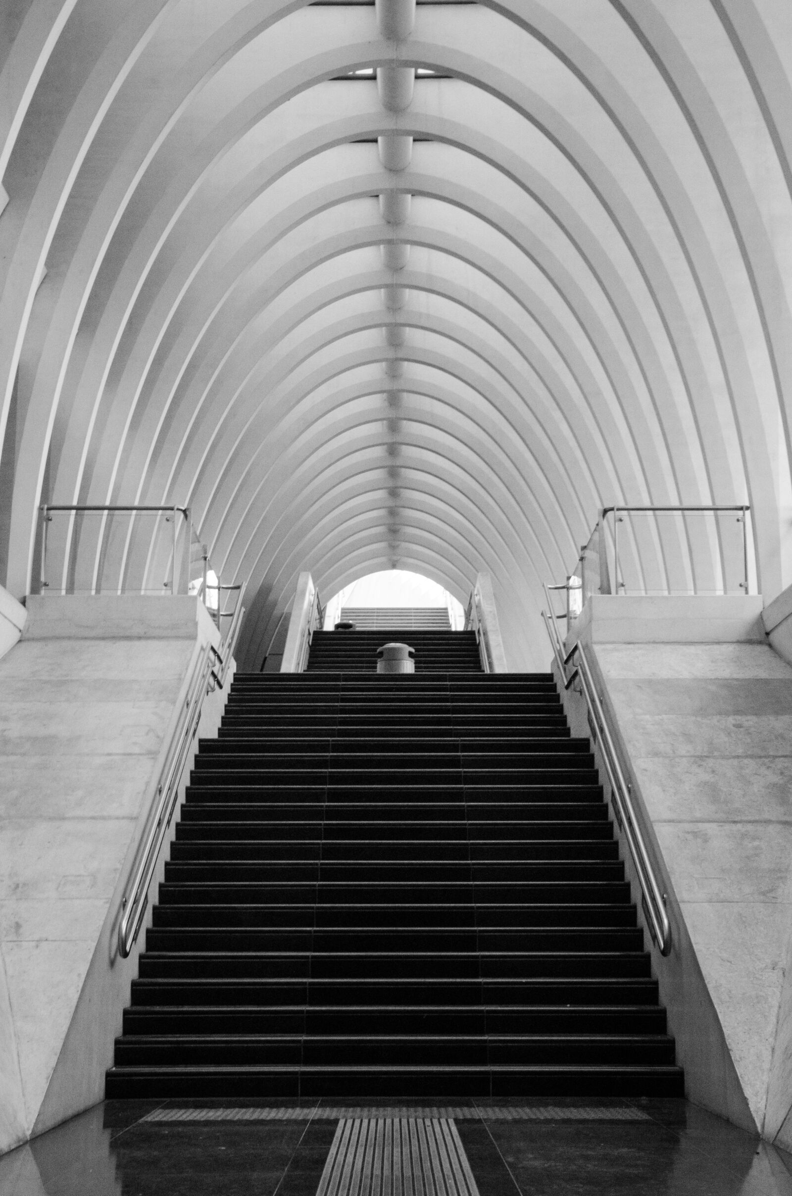 Nikon D5100 sample photo. Architecture, symmetry, building photography