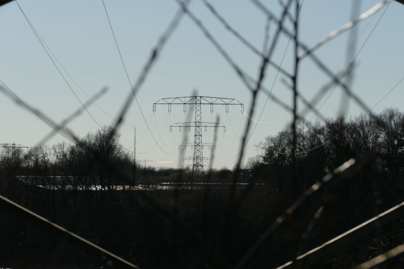 Panasonic Lumix DMC-FZ1000 sample photo. Strommast, sky, power line photography