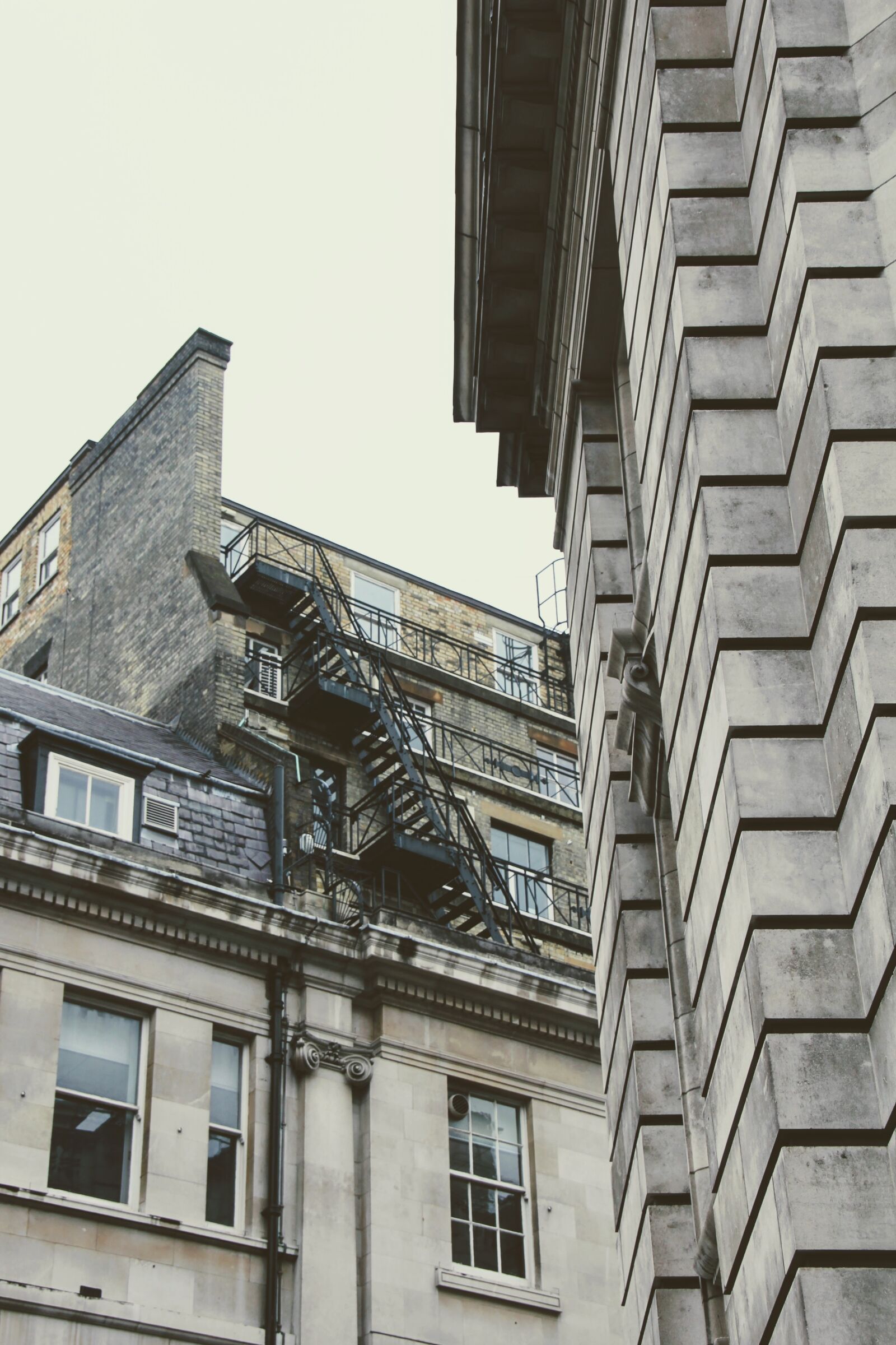Canon EOS 60D sample photo. London, houses, external staircase photography