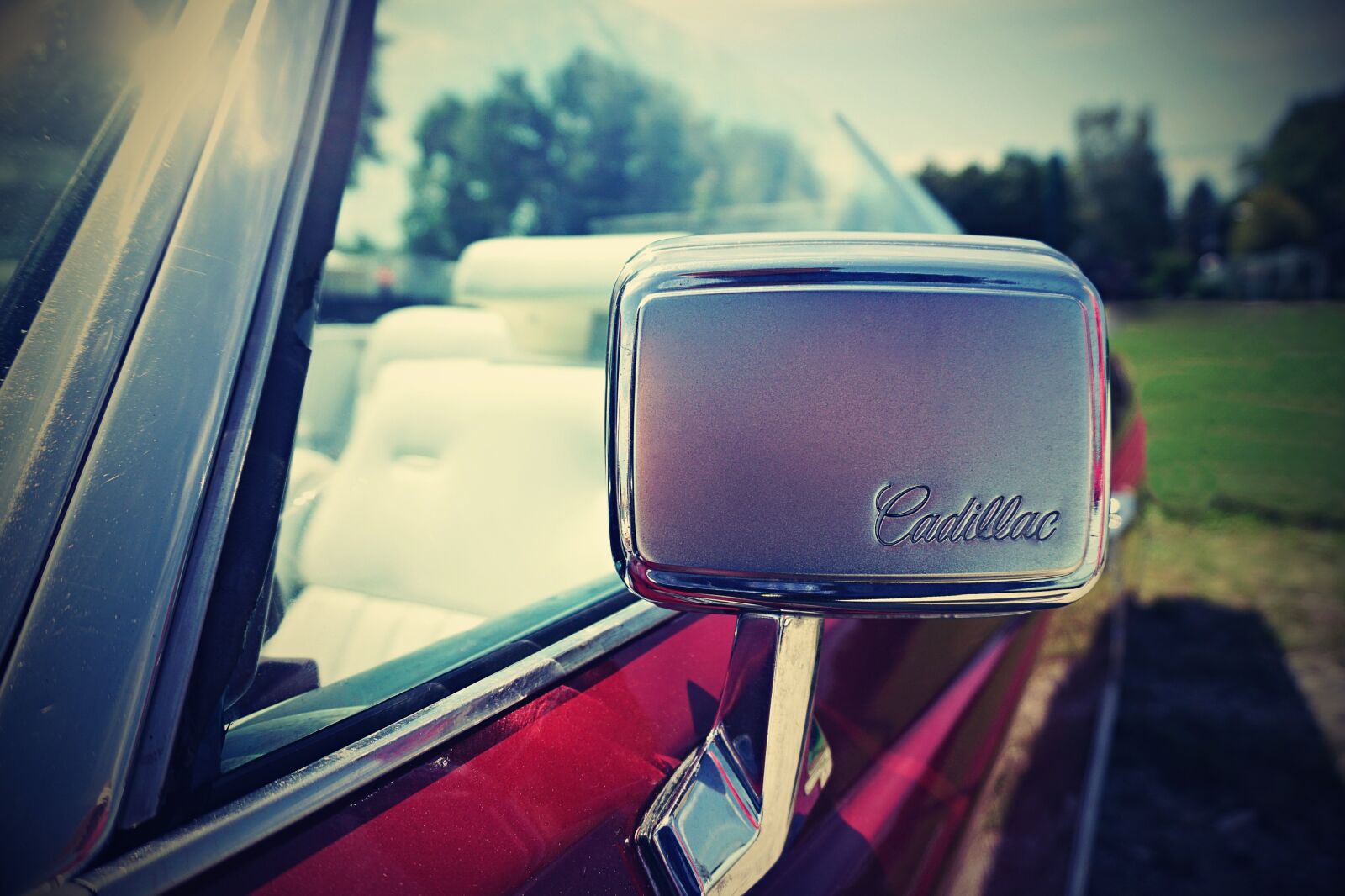 Sony E 16-50mm F3.5-5.6 PZ OSS sample photo. Cadillac, oldtimer, us photography