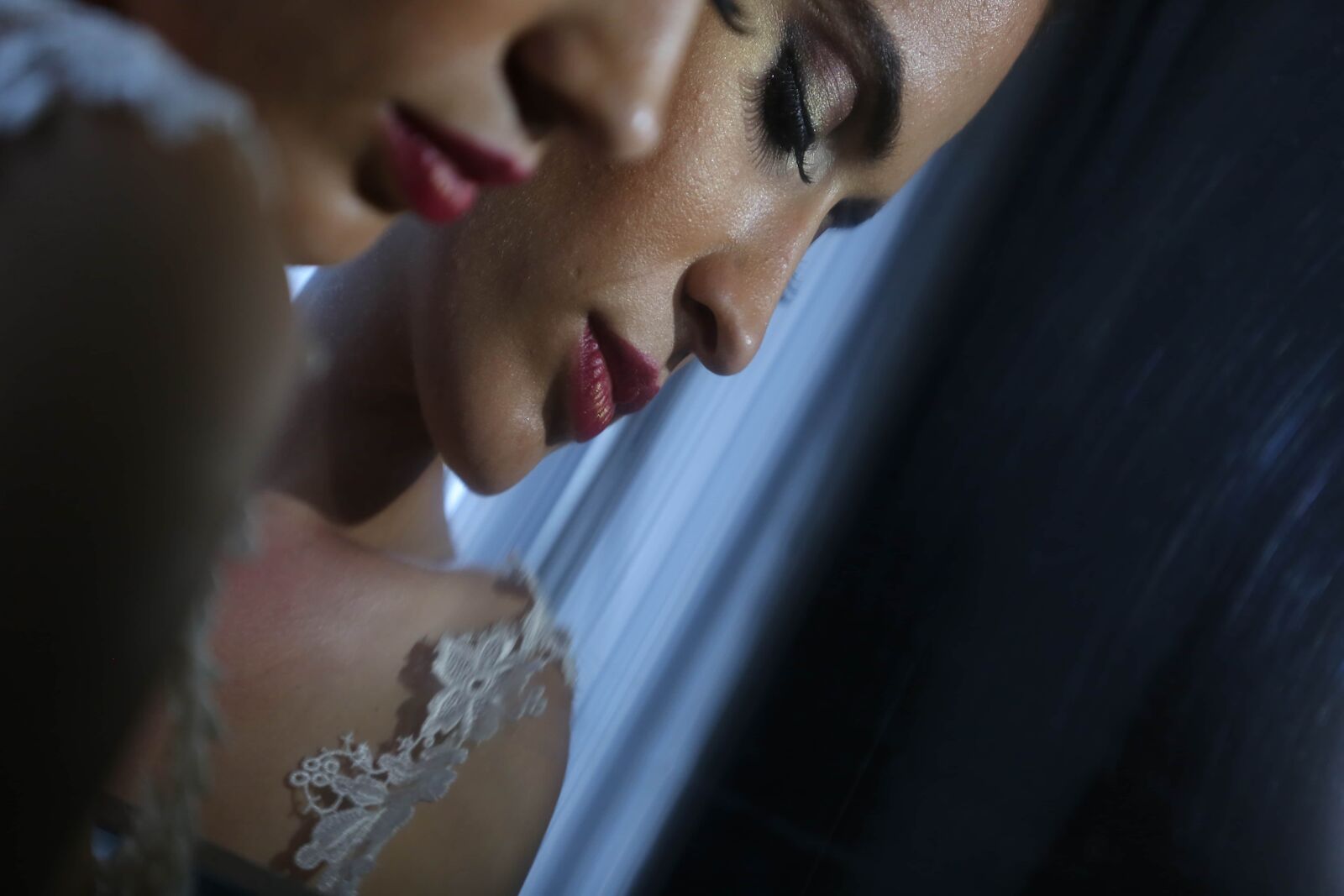 Canon EF 70-200mm F2.8L IS II USM sample photo. Lips, cosmetic, lipstick, skin photography
