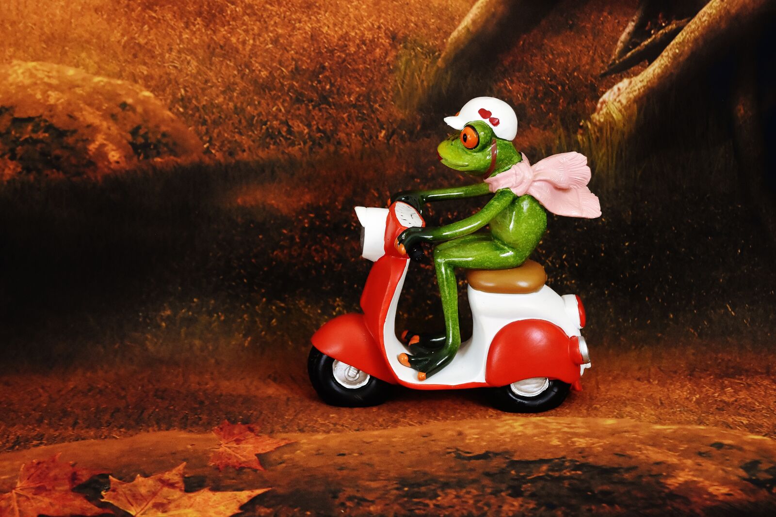 Nikon D7200 sample photo. Frog, vespa, figure photography