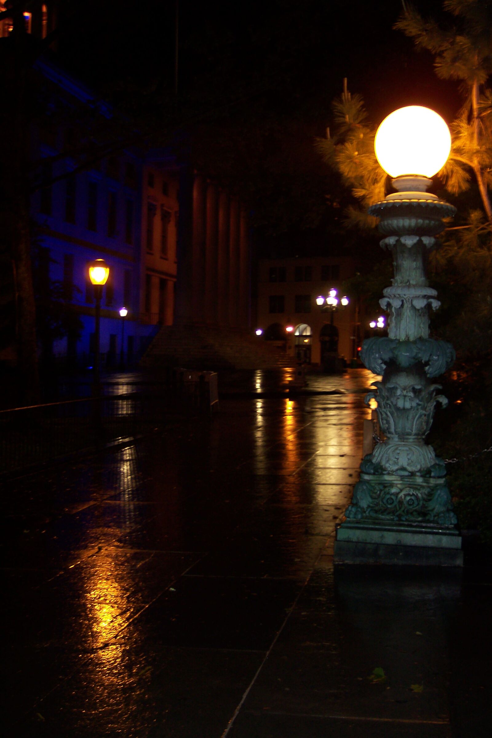 Kodak DX4530 ZOOM DIGITAL CAMERA sample photo. Brooklyn, night, street, lamps photography