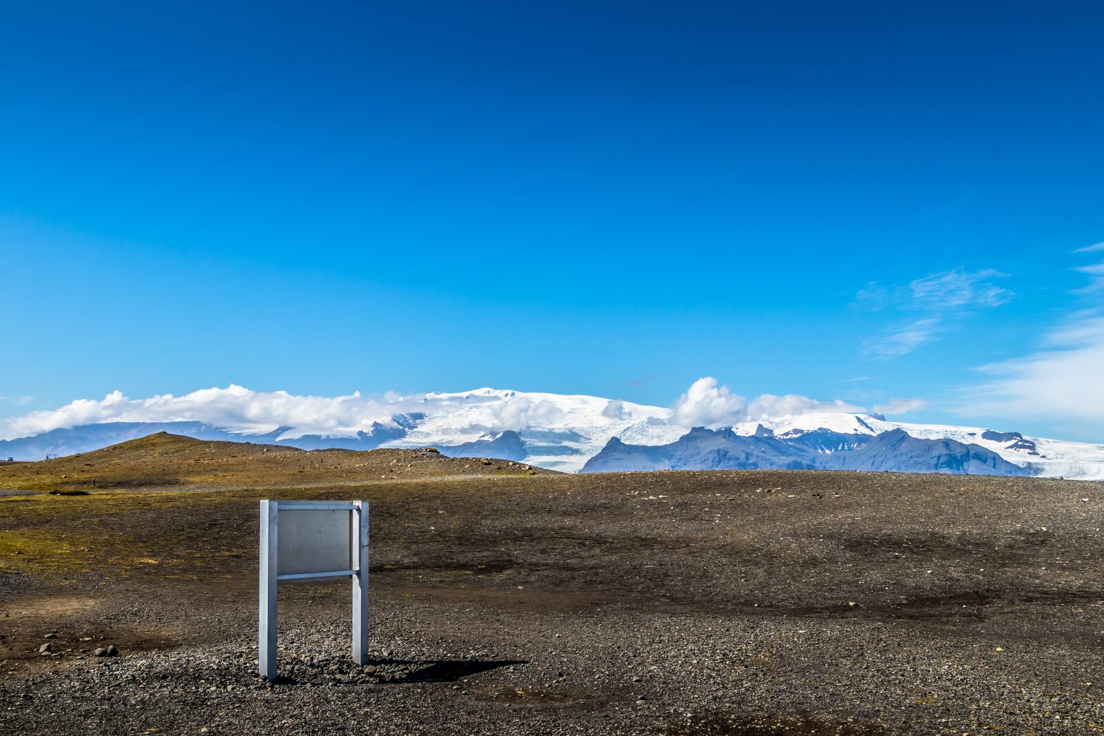 Canon EF-S 18-135mm F3.5-5.6 IS USM sample photo. Iceland, mountains, landscape photography