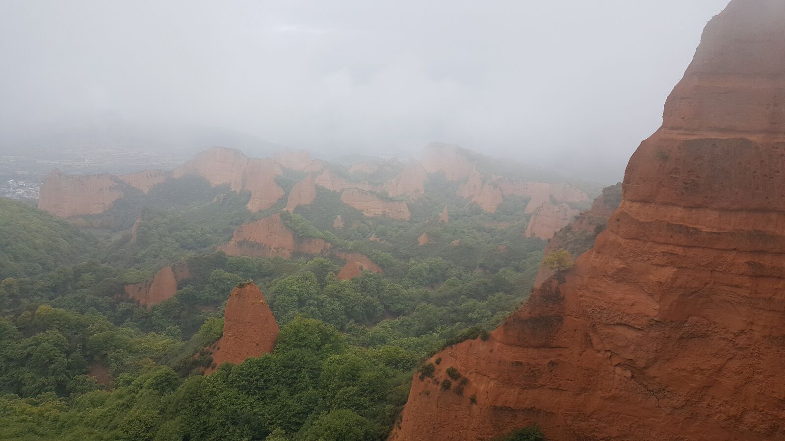 Samsung Galaxy S6 sample photo. Fog, leon, bierzo photography
