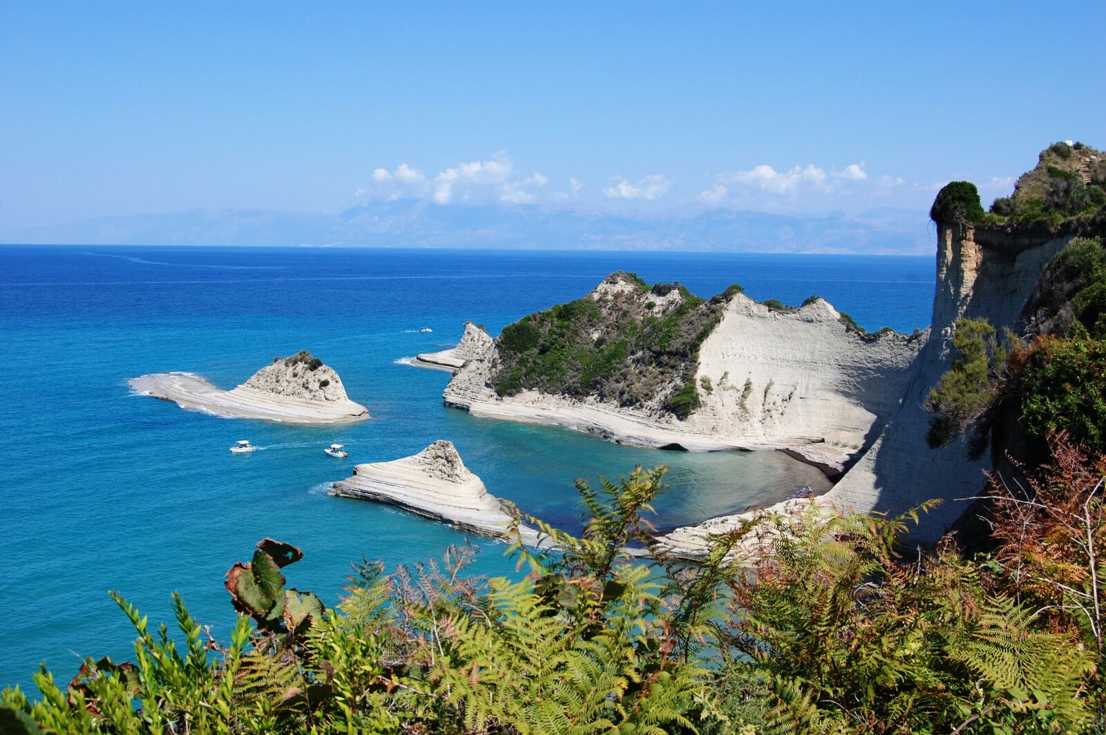 Nikon D40 sample photo. Corfu, the cliffs, the photography