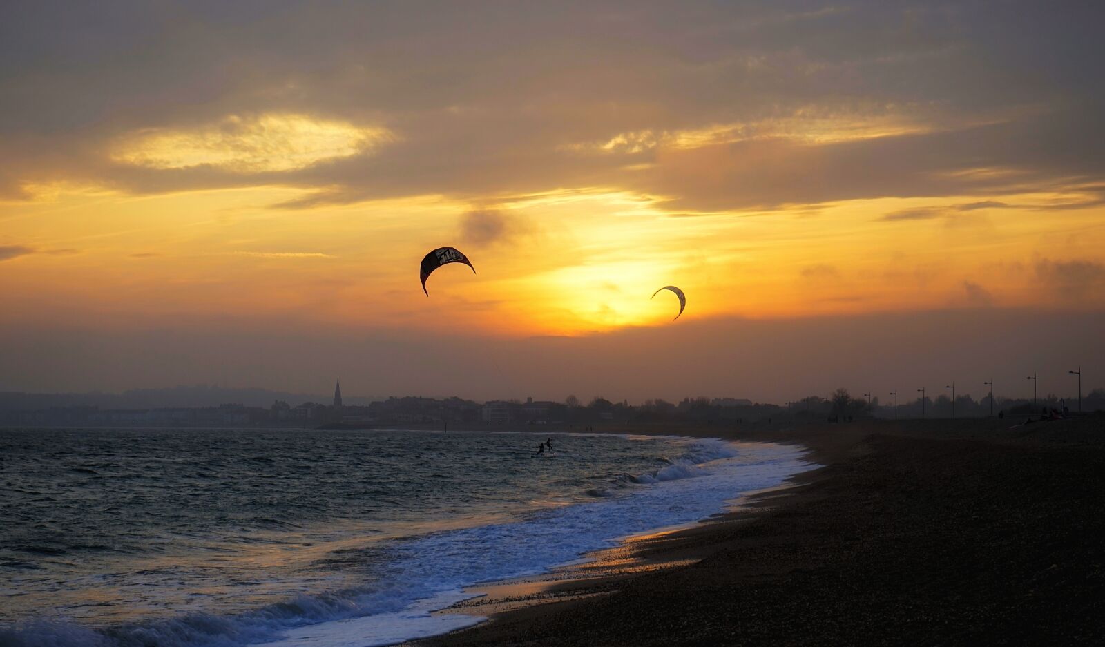 Sony a7 + Sony FE 28-70mm F3.5-5.6 OSS sample photo. Sunset, sky, water photography