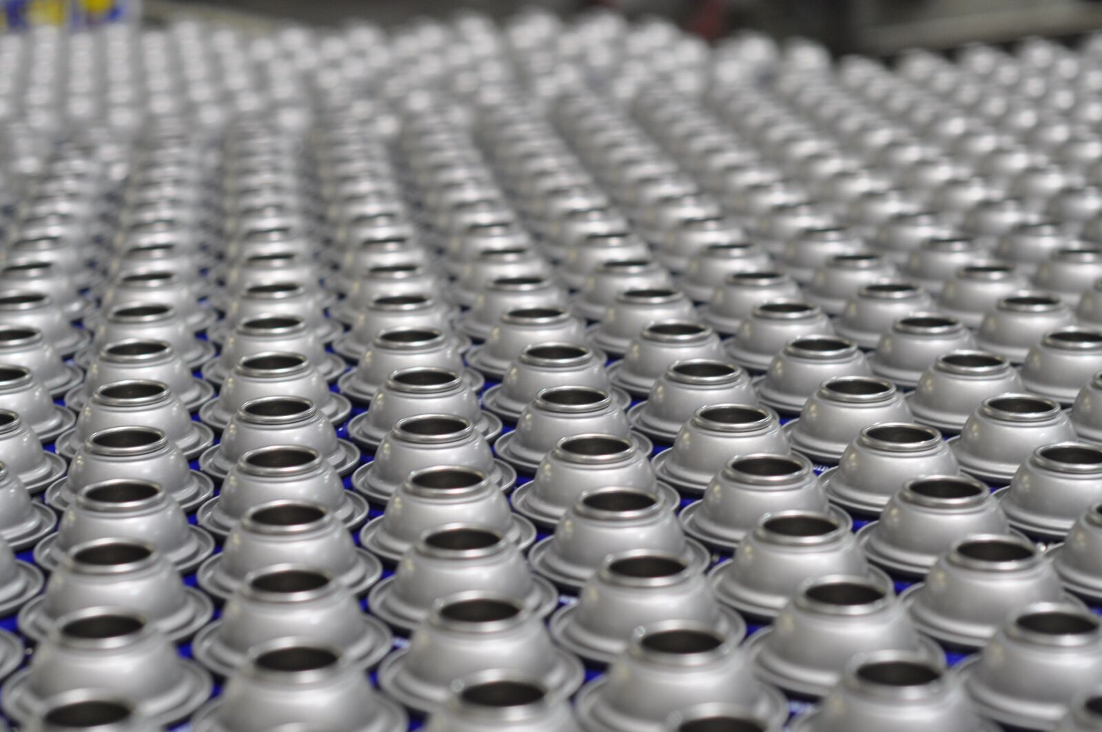 Nikon D90 sample photo. Cans, manufacturing, business photography