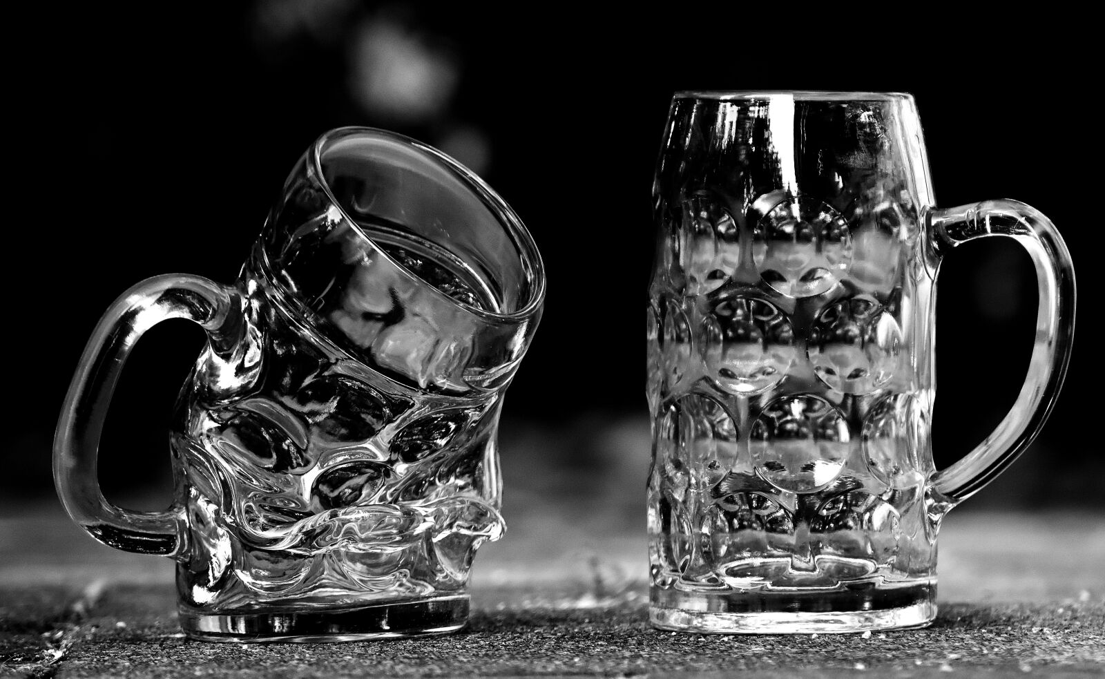 Nikon D7200 sample photo. Beer mugs, deformed, glass photography