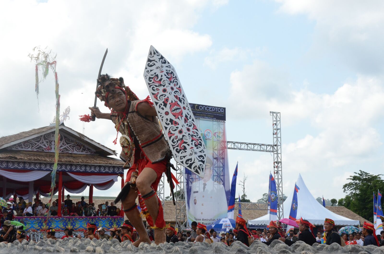 Nikon D7000 sample photo. Dayak dance, traditional dances photography