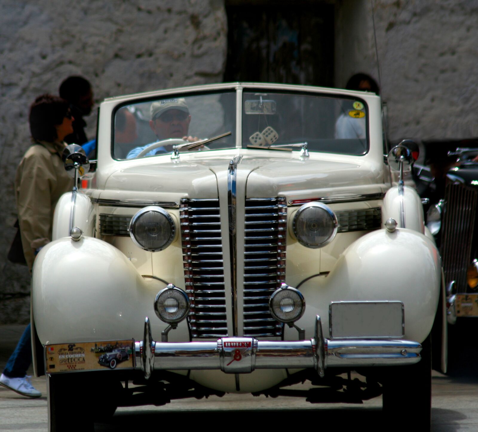 Canon EOS 350D (EOS Digital Rebel XT / EOS Kiss Digital N) sample photo. Spain, car, antique photography