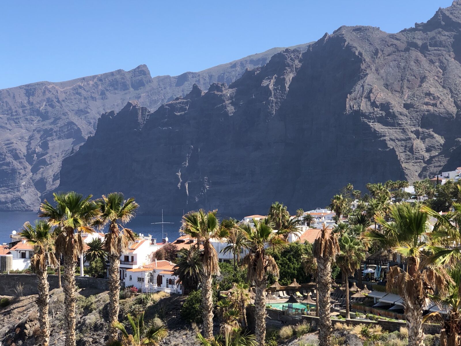 iPhone X back dual camera 6mm f/2.4 sample photo. Landscape, tenerife, nature photography