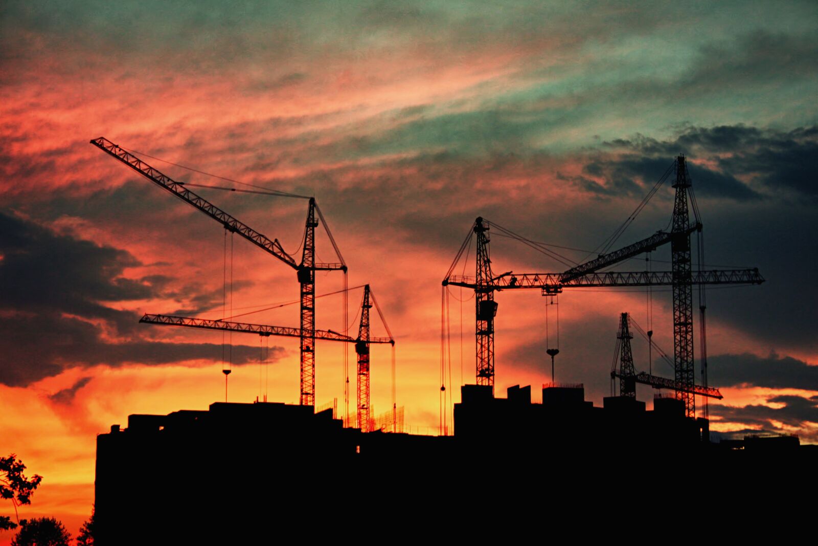 Canon EOS 1000D (EOS Digital Rebel XS / EOS Kiss F) sample photo. Construction, sunset, sky photography