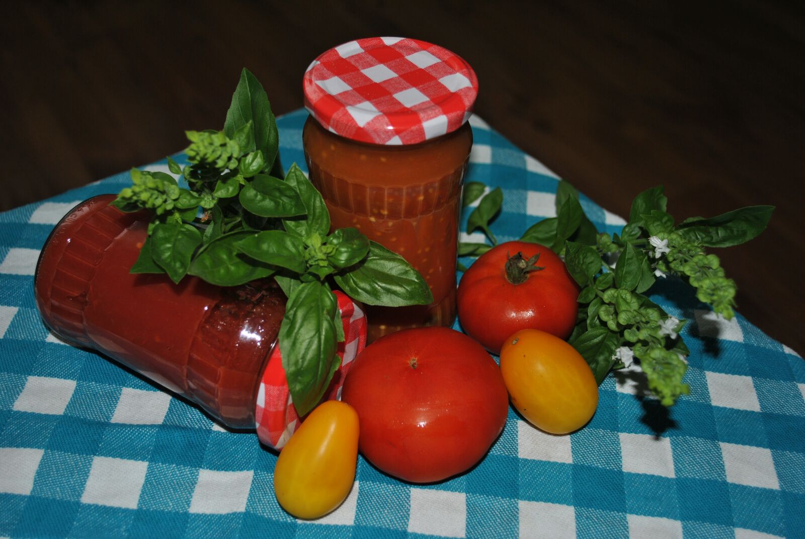 Nikon D3000 sample photo. Tomato, food, sauce photography