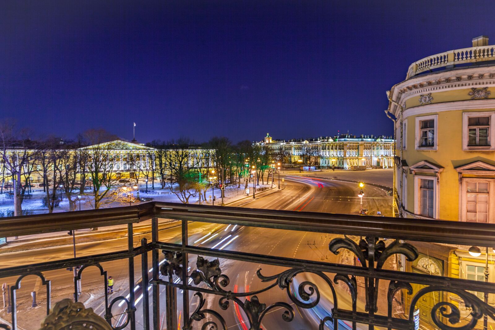 Canon EOS 5D Mark II + Canon EF 16-35mm F2.8L II USM sample photo. St petersburg russia, night photography