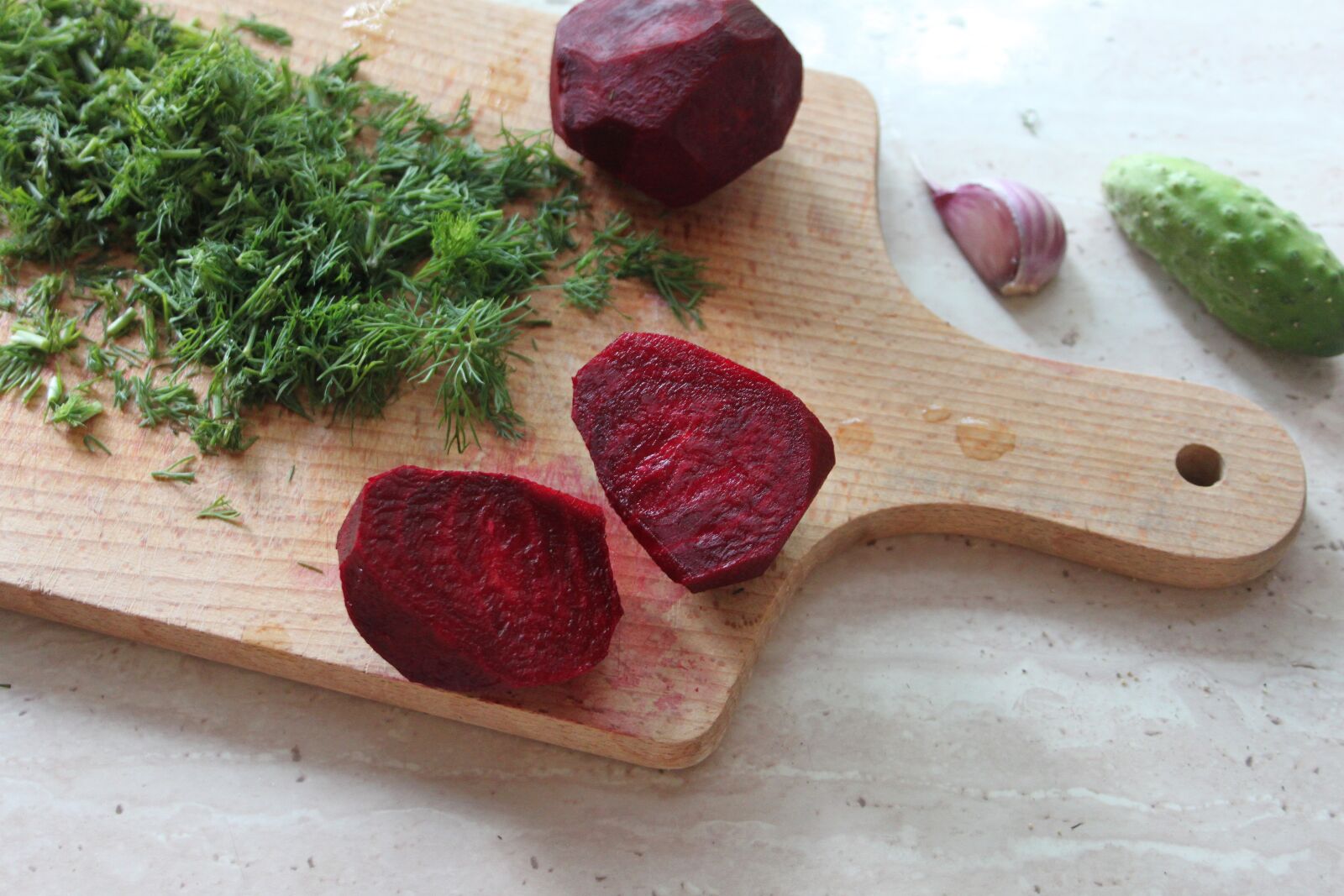 Canon EOS 500D (EOS Rebel T1i / EOS Kiss X3) sample photo. Beets, cucumber, garlic photography