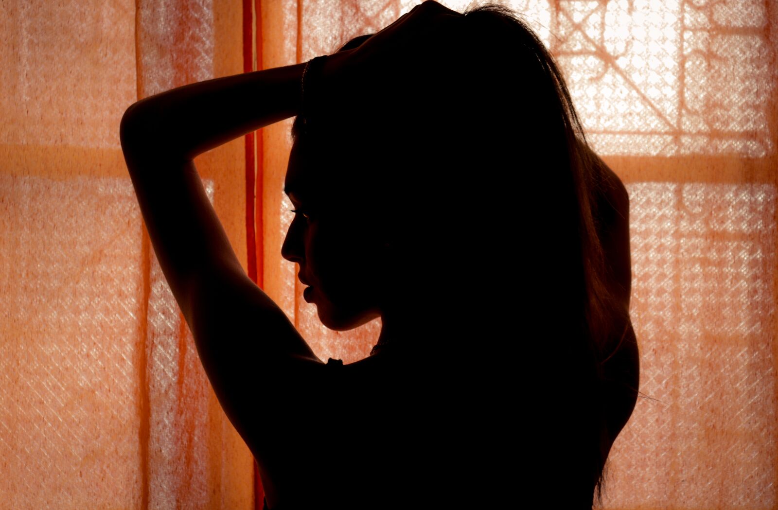 Canon EOS 200D (EOS Rebel SL2 / EOS Kiss X9) sample photo. Silhouette, woman, freedom photography