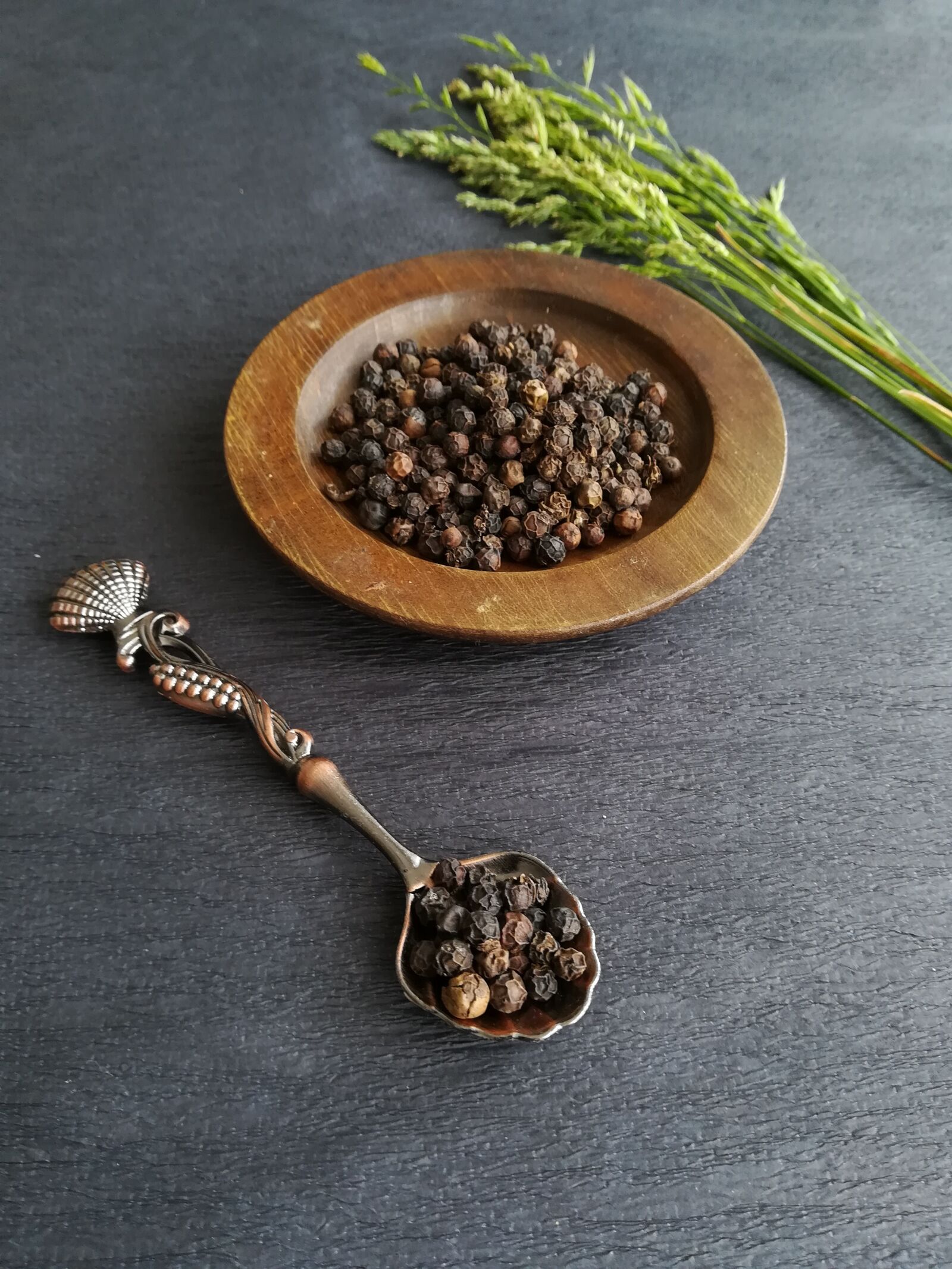 HUAWEI P10 lite sample photo. Pepper, spices, ingredient photography