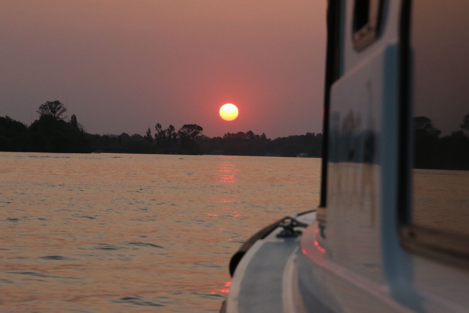 Canon EOS 7D Mark II sample photo. Boat, circle, clouds, cruise photography