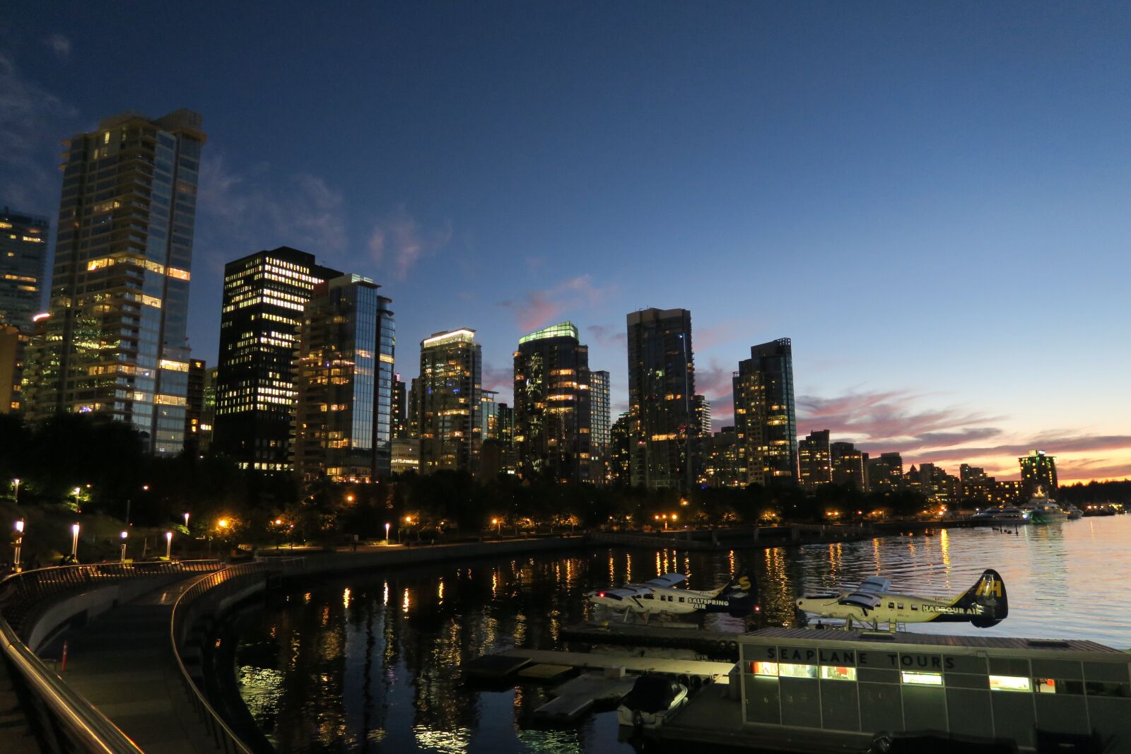Canon PowerShot G7 X sample photo. Canada, vancouver, evening photography