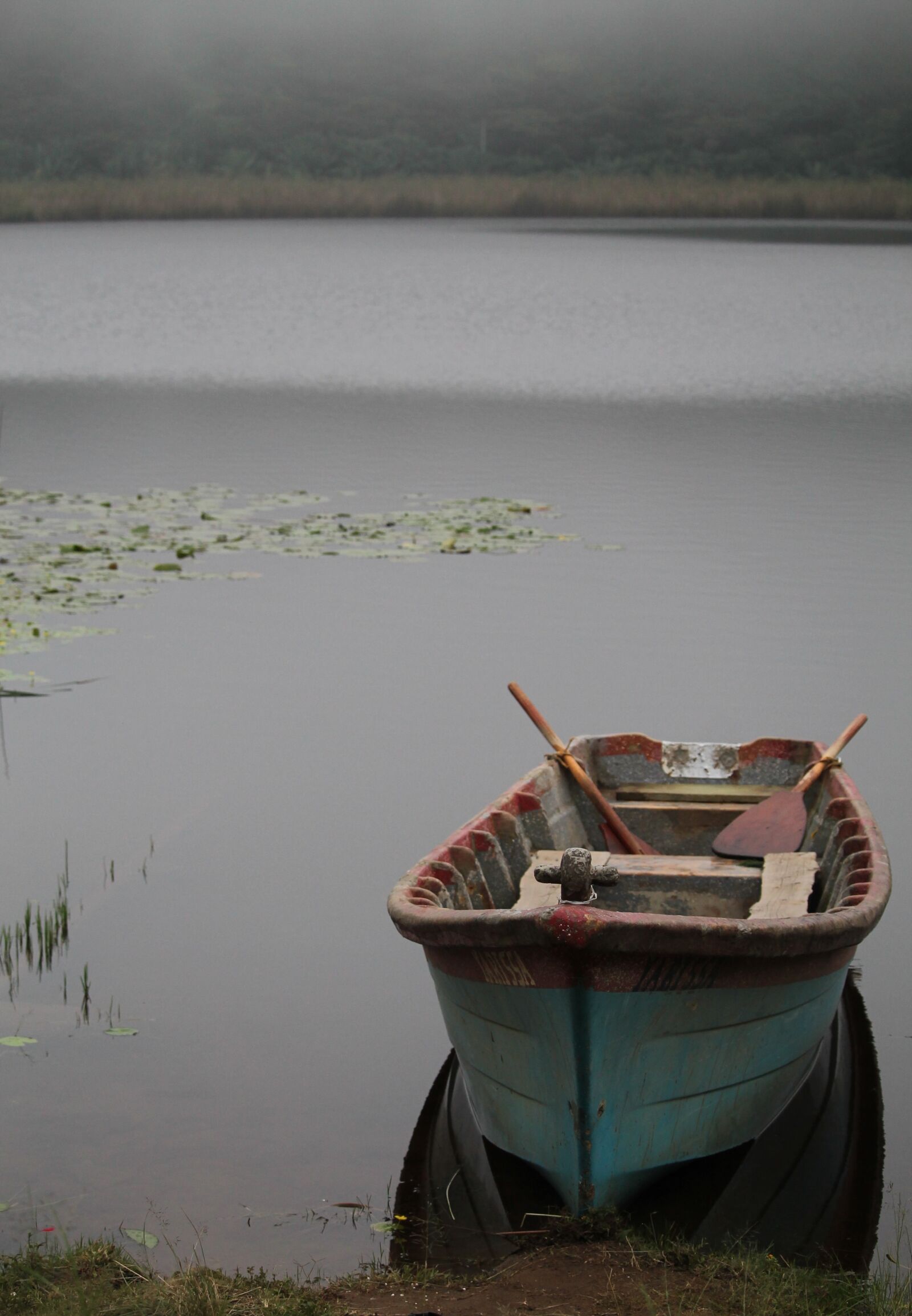 Canon EOS 1100D (EOS Rebel T3 / EOS Kiss X50) sample photo. Boat, laguna, lake photography