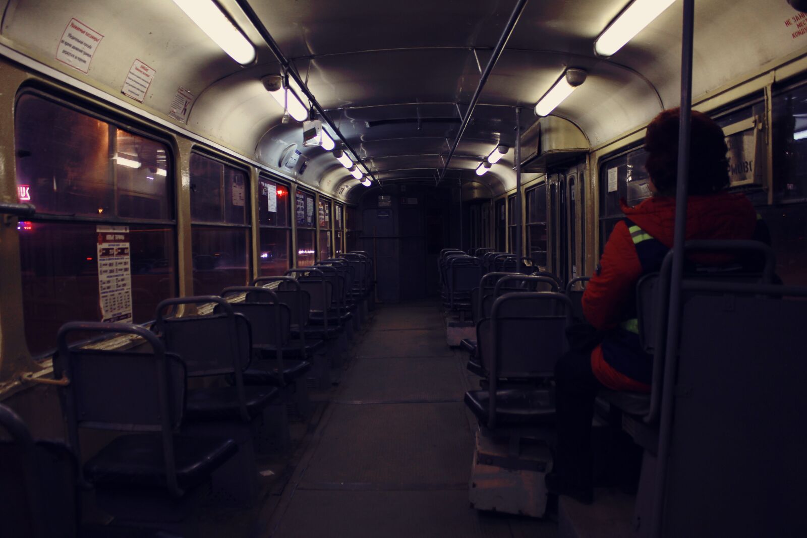Canon EOS 550D (EOS Rebel T2i / EOS Kiss X4) sample photo. Transport, night, city photography