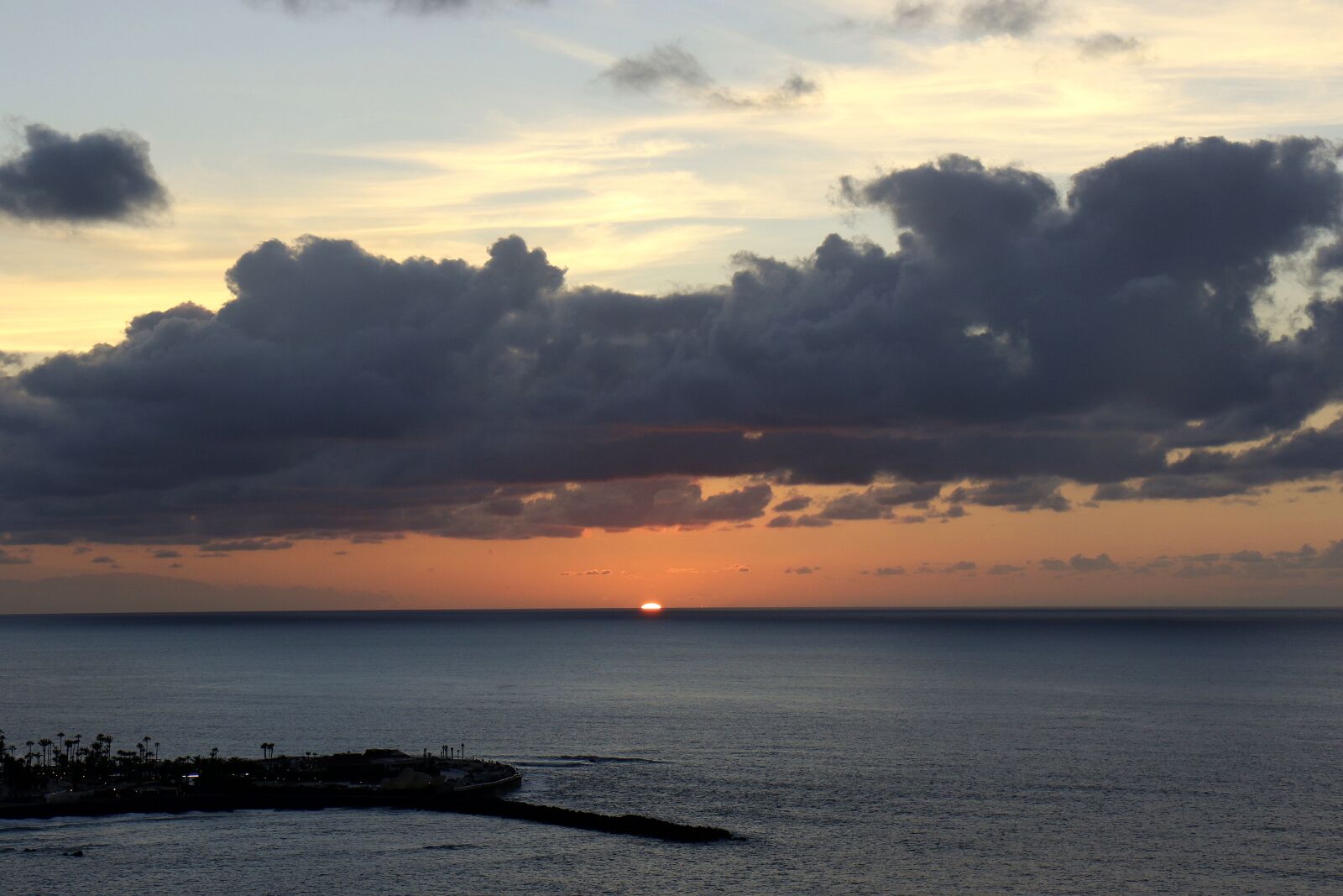 Canon EOS 7D Mark II sample photo. Sunset, clouds, sky photography
