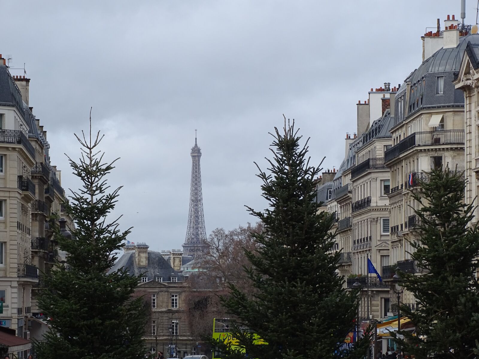 Sony Cyber-shot DSC-HX400V sample photo. View, of, paris photography
