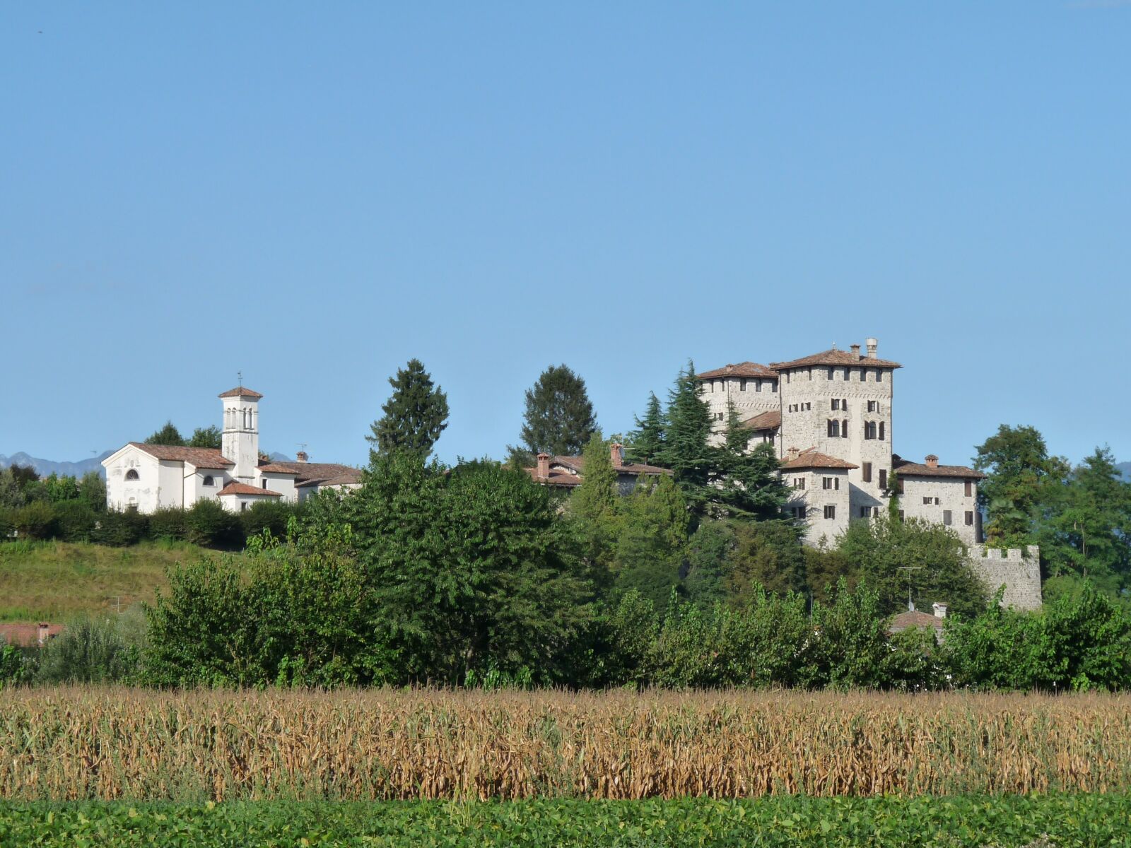 Panasonic Lumix DMC-FZ28 sample photo. Friuli, cassacco, castello photography
