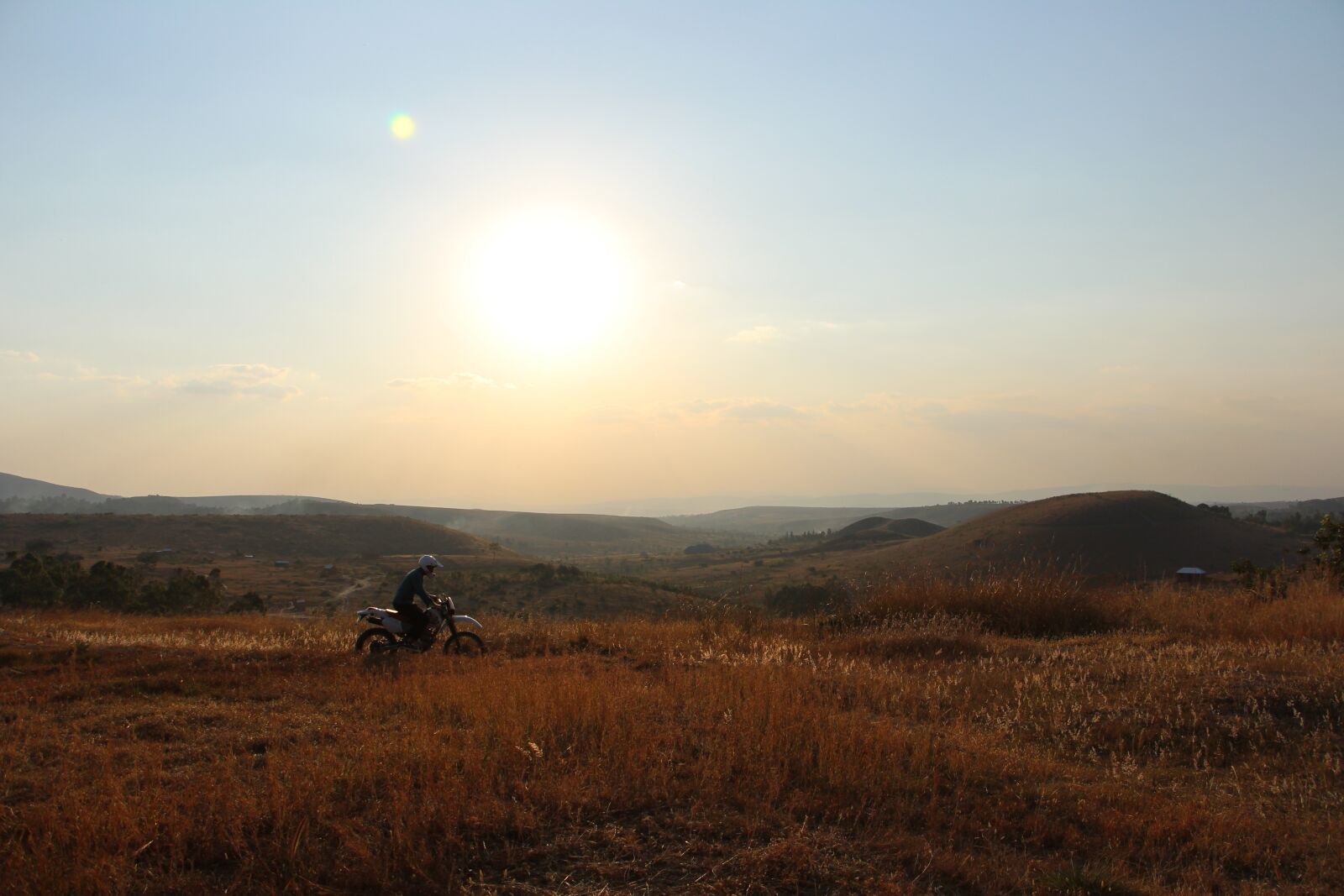 Canon EOS 700D (EOS Rebel T5i / EOS Kiss X7i) sample photo. Landscape, idyll, motorcycle photography