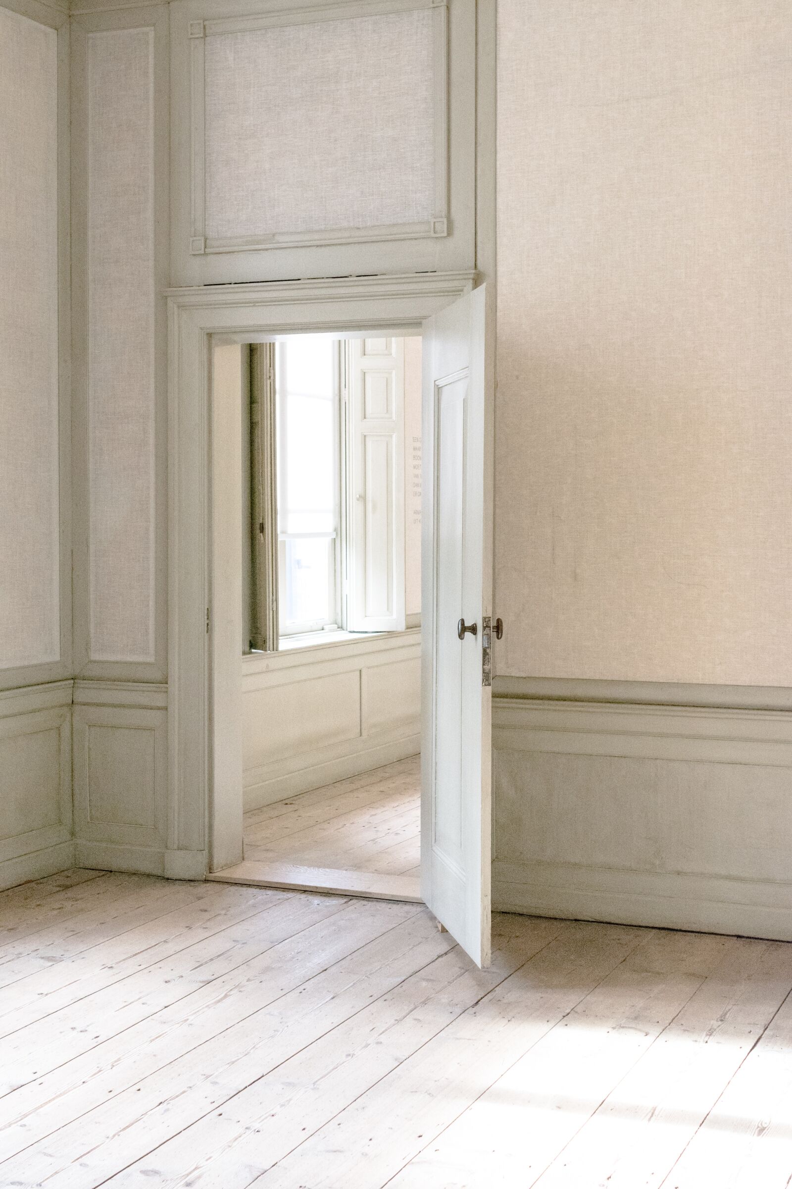 Nikon D5200 sample photo. Indoors, door, house photography