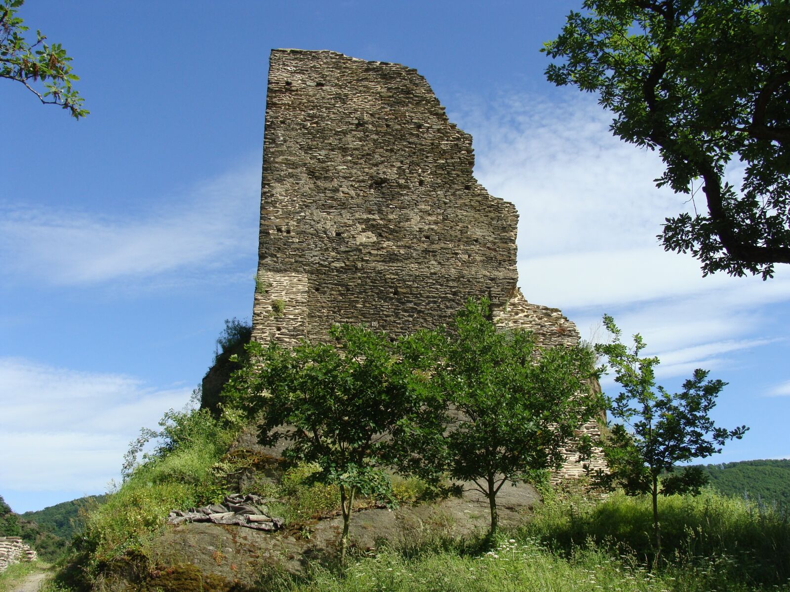Sony Cyber-shot DSC-H10 sample photo. Burg stahlberg, bacharach, rhine photography