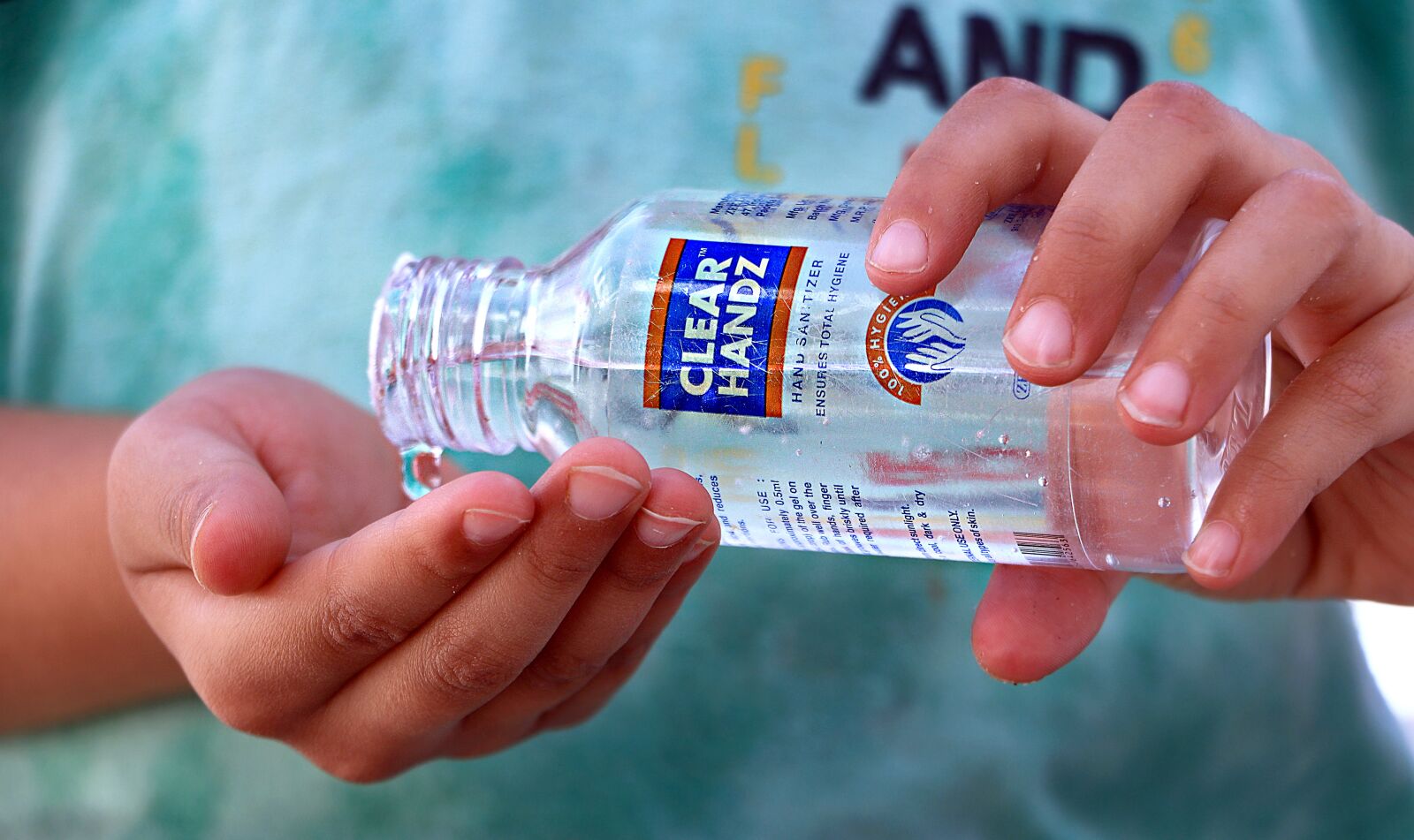 Canon EOS 200D (EOS Rebel SL2 / EOS Kiss X9) sample photo. Hand sanitizer, hand wash photography