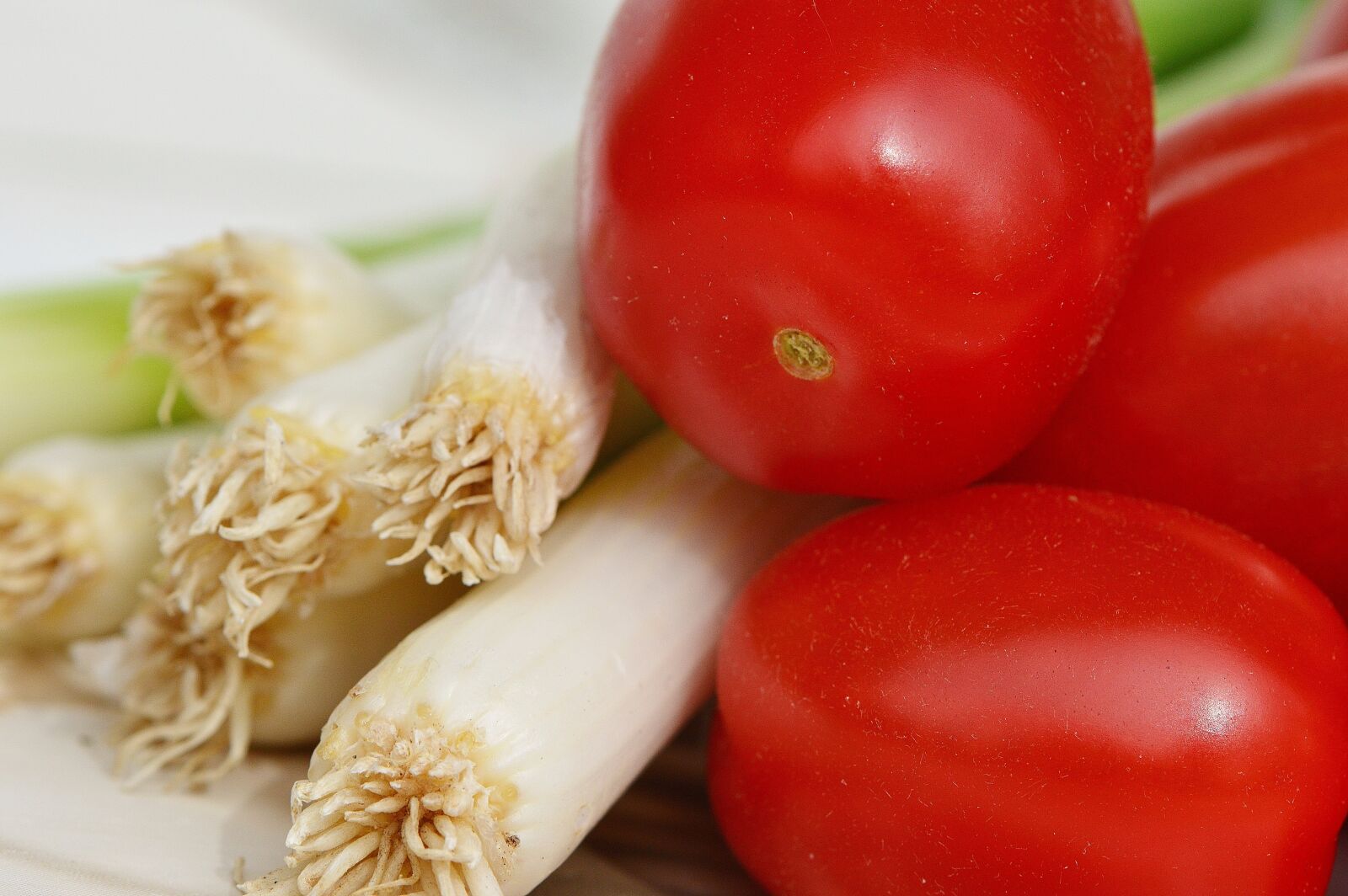 Nikon D3200 sample photo. Tomatoes, spring onions, vegetables photography