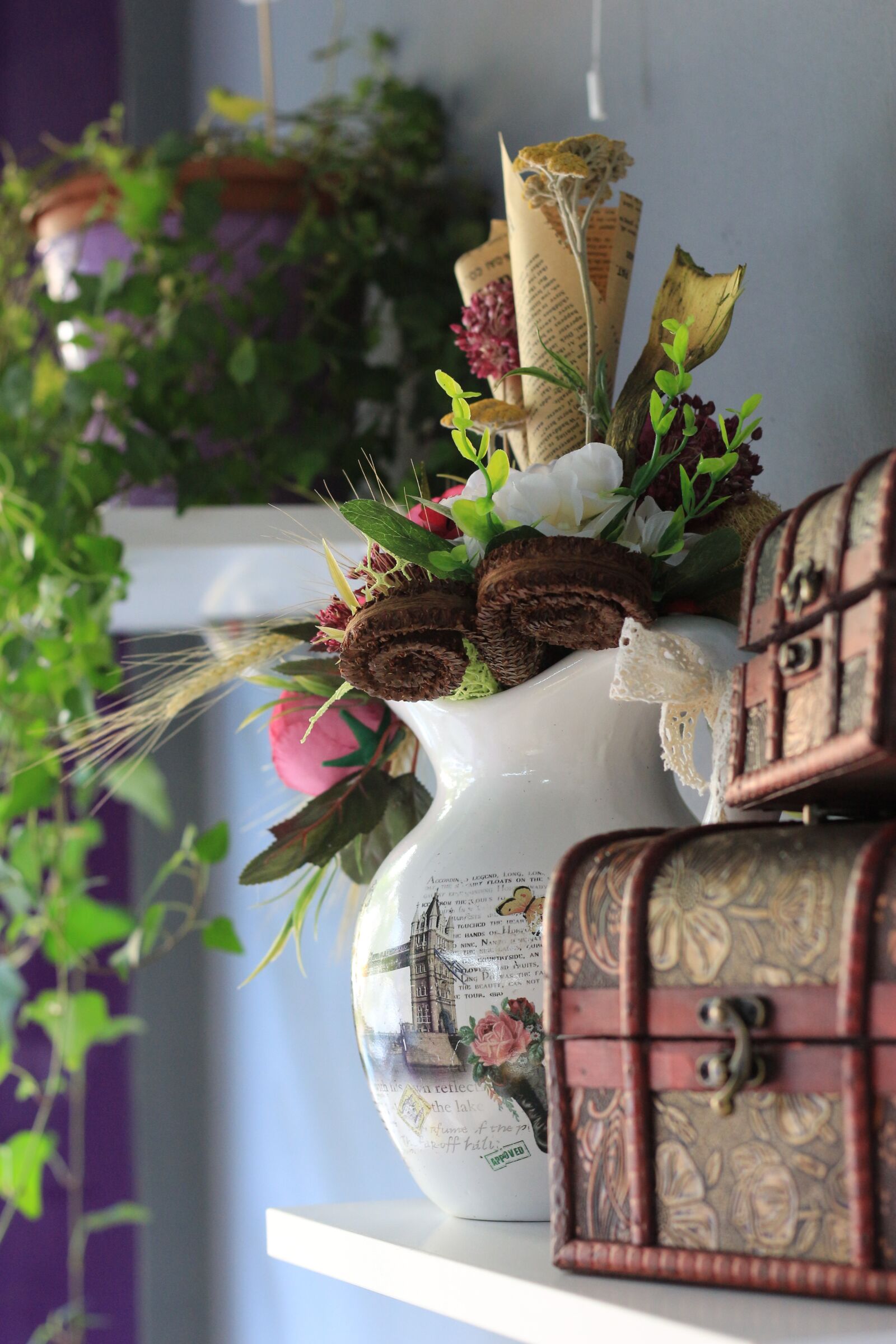 Canon EOS 700D (EOS Rebel T5i / EOS Kiss X7i) + Canon EF 50mm F1.8 STM sample photo. Decoration, pot, flower photography