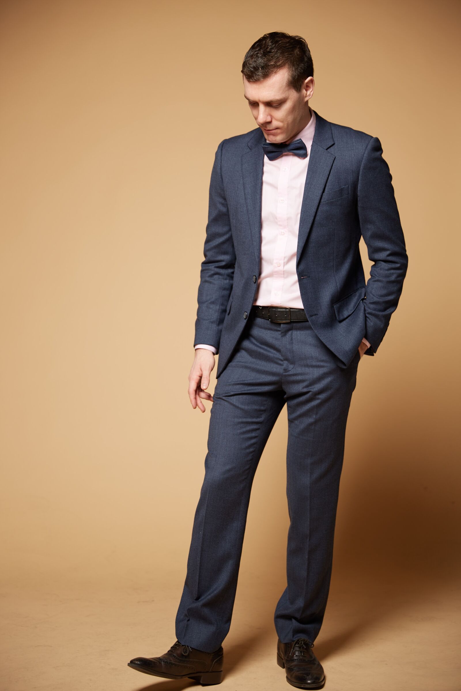 Canon EOS 5D Mark III sample photo. Suit, bowtie, standing photography