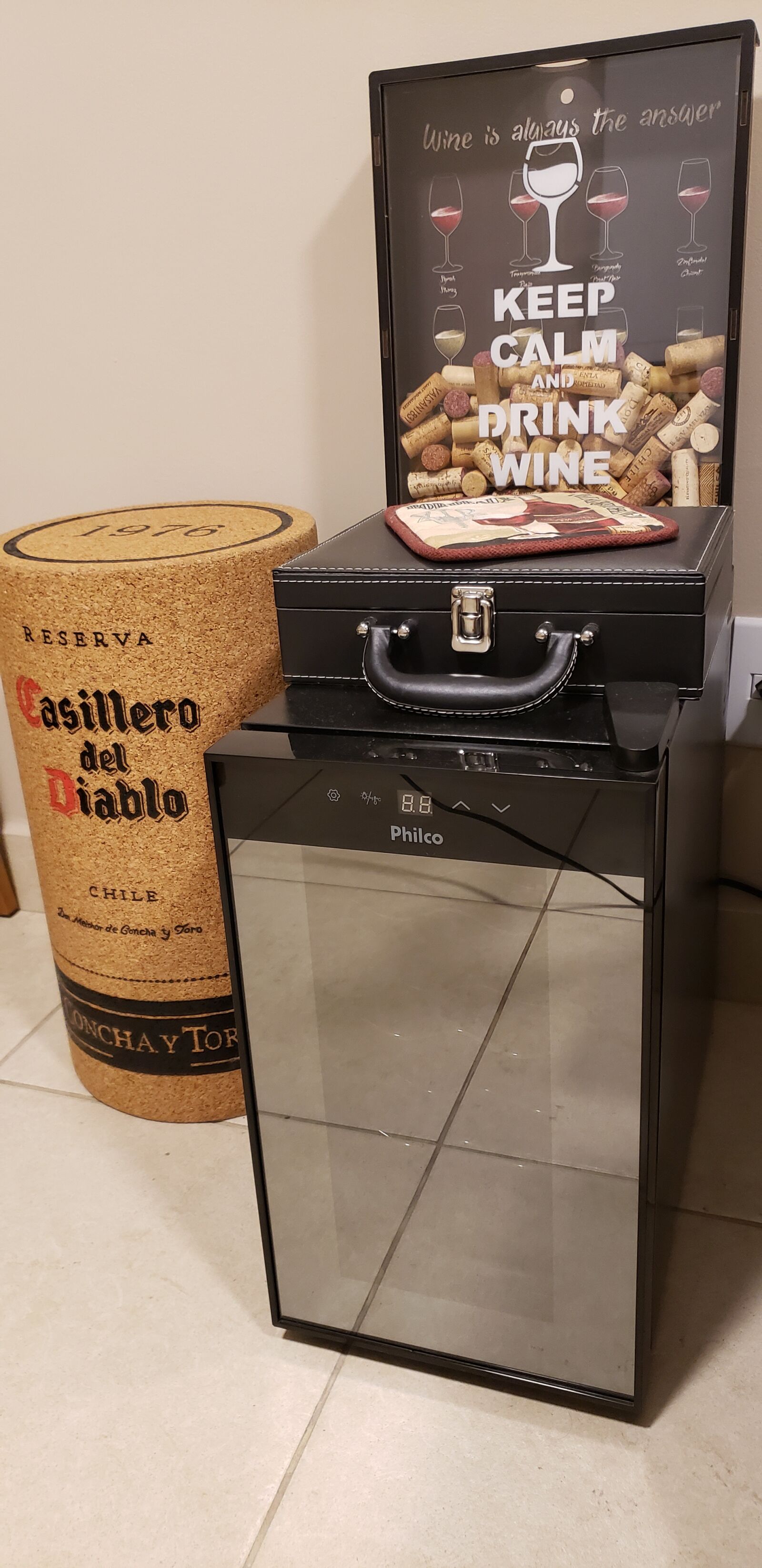 Samsung Galaxy Note9 sample photo. Wine, the back of photography