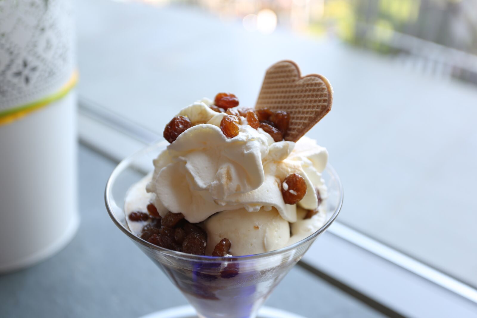 Canon EF 17-40mm F4L USM sample photo. Cream, dessert, vanilla photography