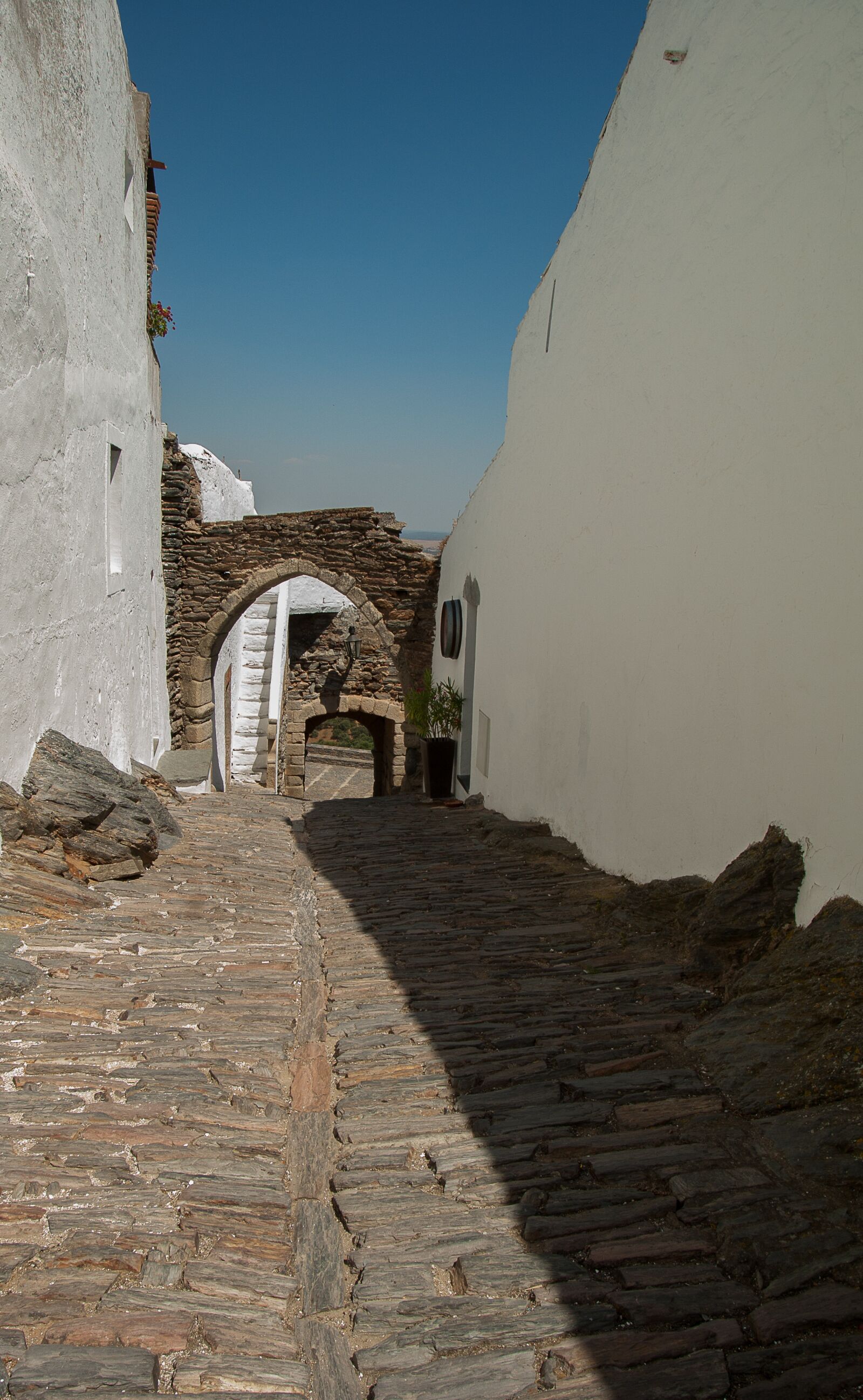 Pentax K10D sample photo. Portugal, lane, porches photography