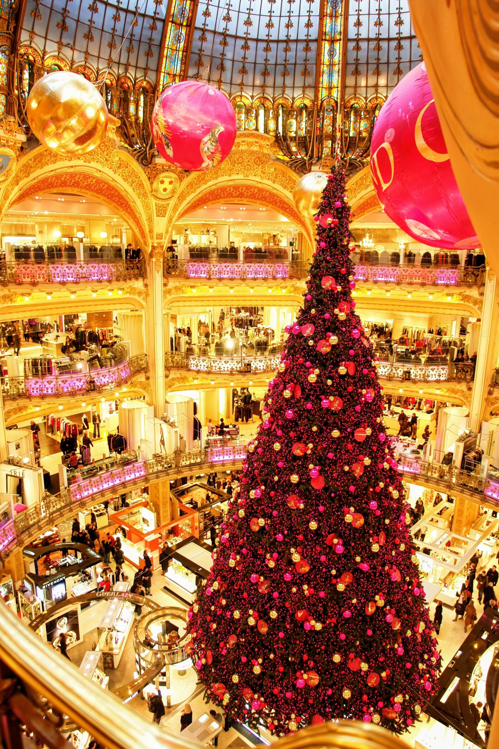 Sony DSC-R1 sample photo. Paris, la fayette, department photography