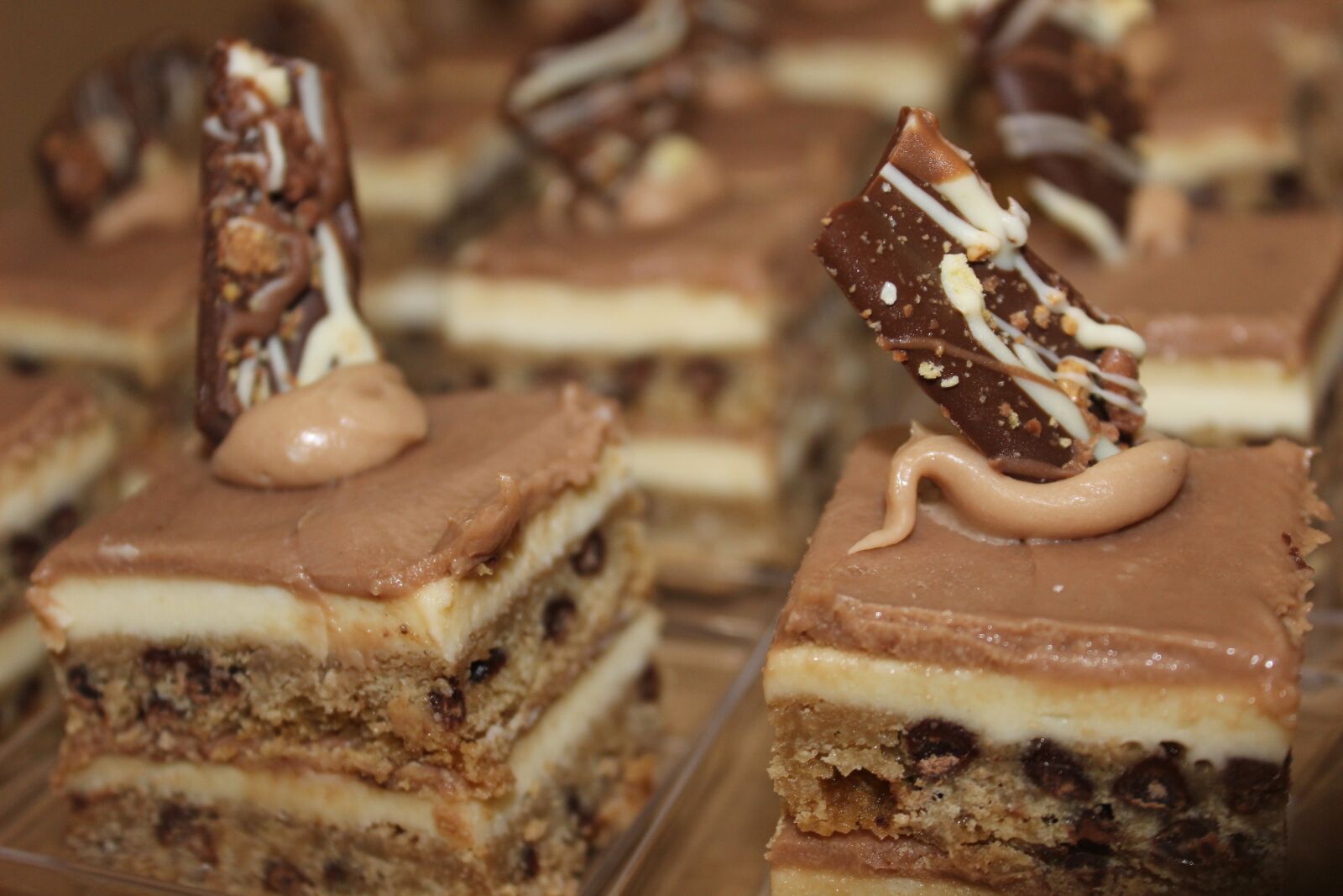 Canon EOS 600D (Rebel EOS T3i / EOS Kiss X5) sample photo. Cake, chocolate, cream photography