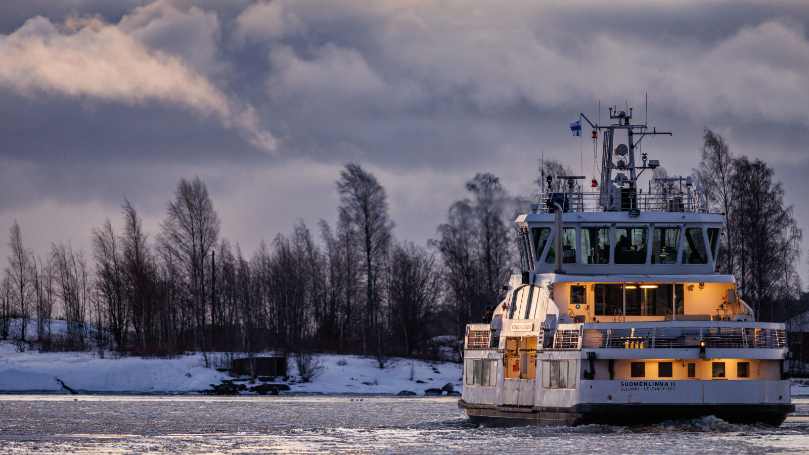 Canon RF 400mm F2.8L IS USM sample photo. Morning ferry photography