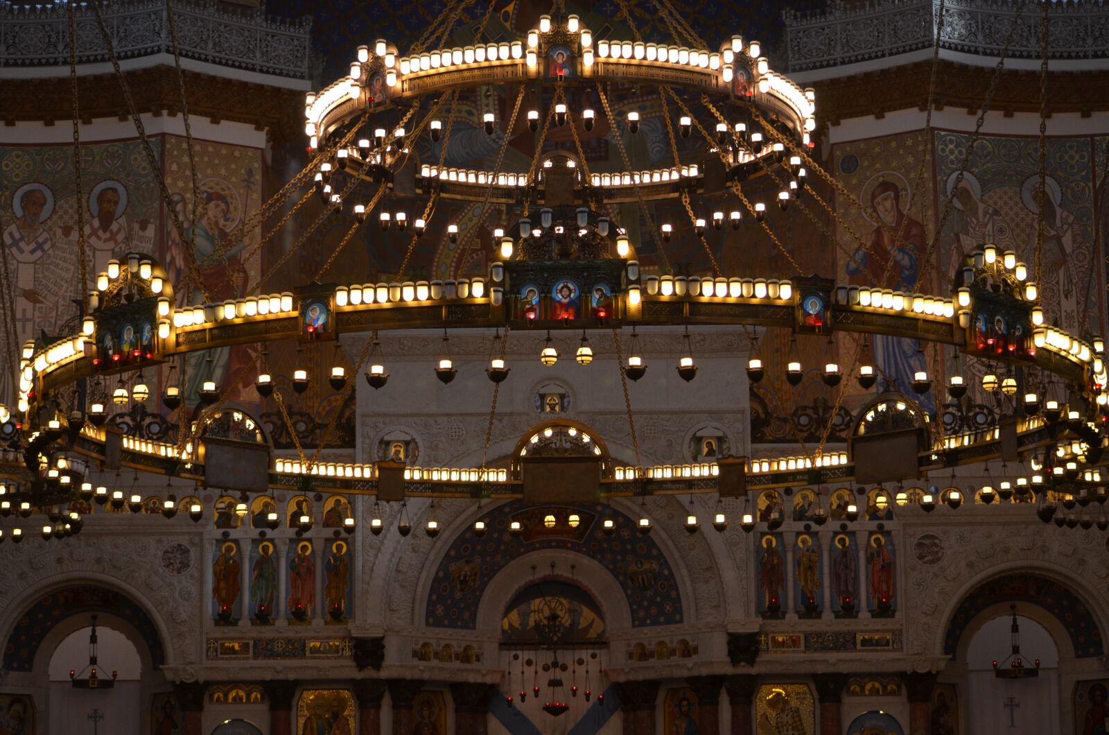 Nikon D5100 sample photo. Chandelier, temple, cathedral photography