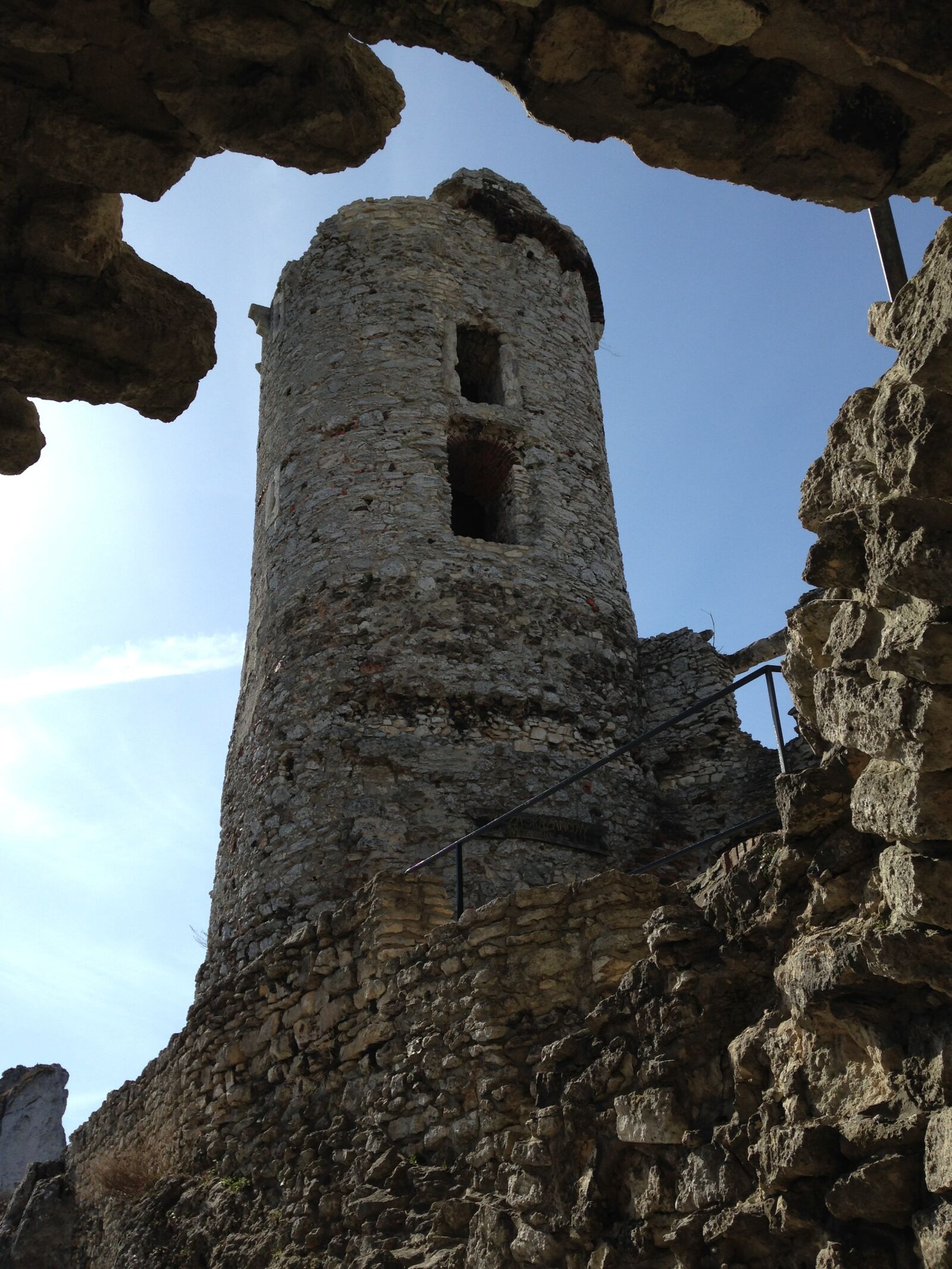 iPhone 5c back camera 4.12mm f/2.4 sample photo. Ogrodzieniec, poland, castle photography