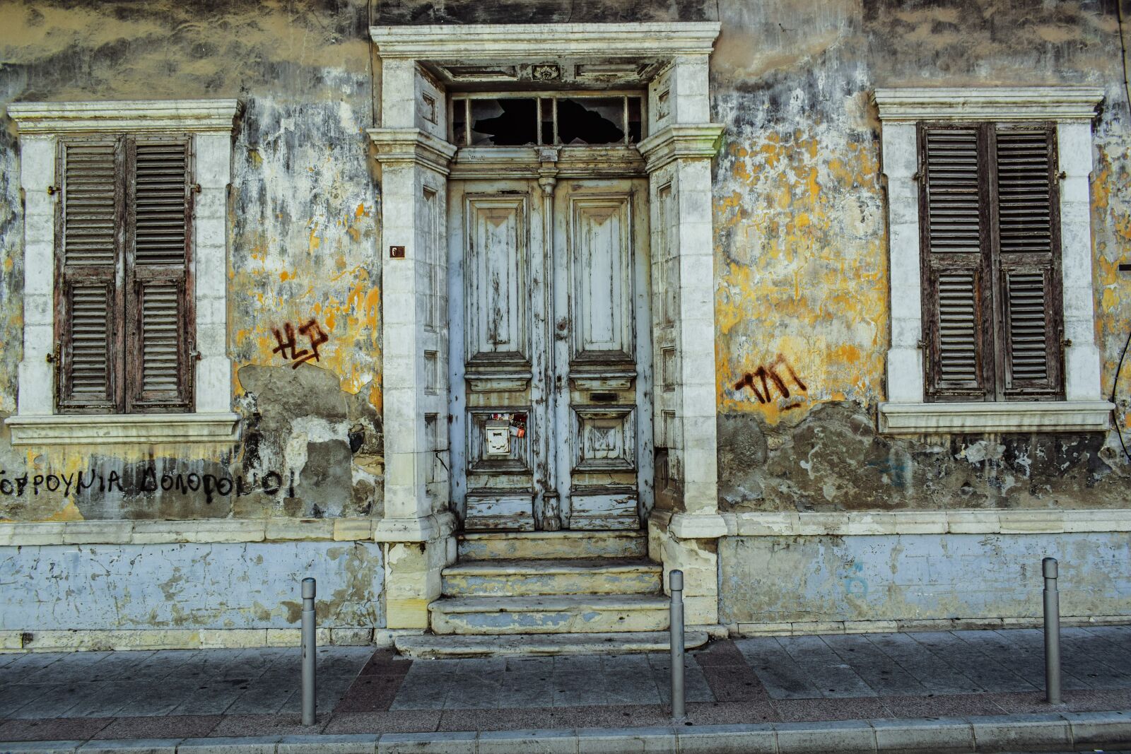Nikon D3300 sample photo. Old house, architecture, neoclassic photography