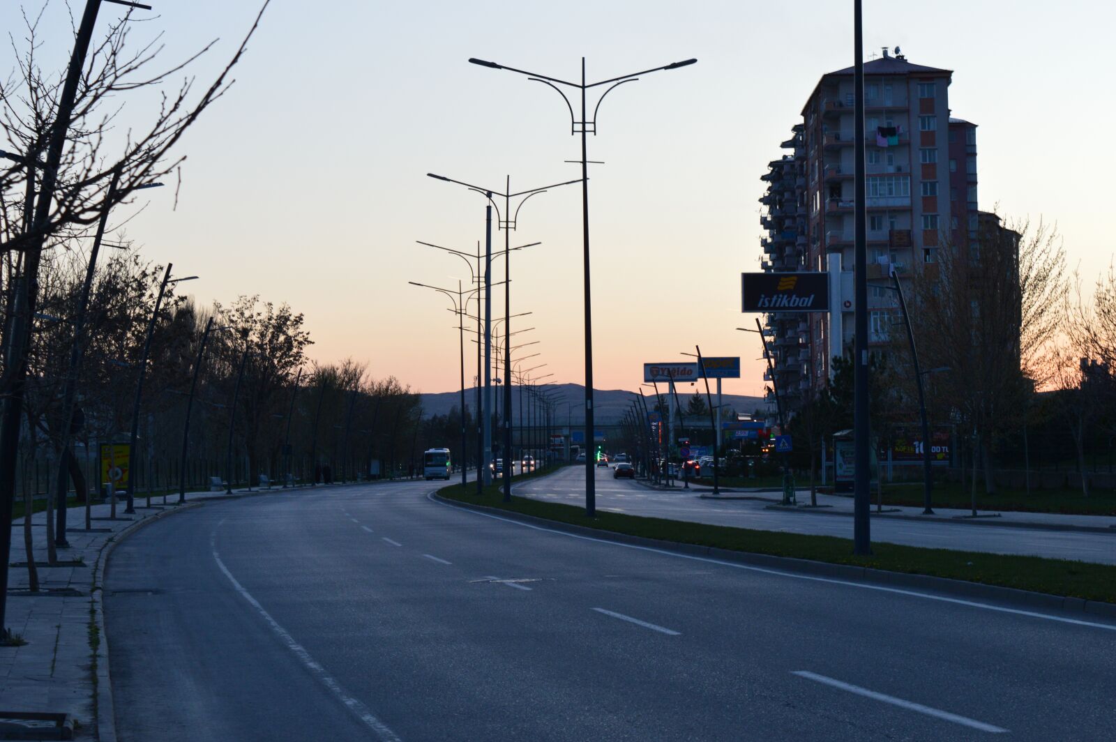 Nikon D3200 sample photo. Avenue, street, transportation photography