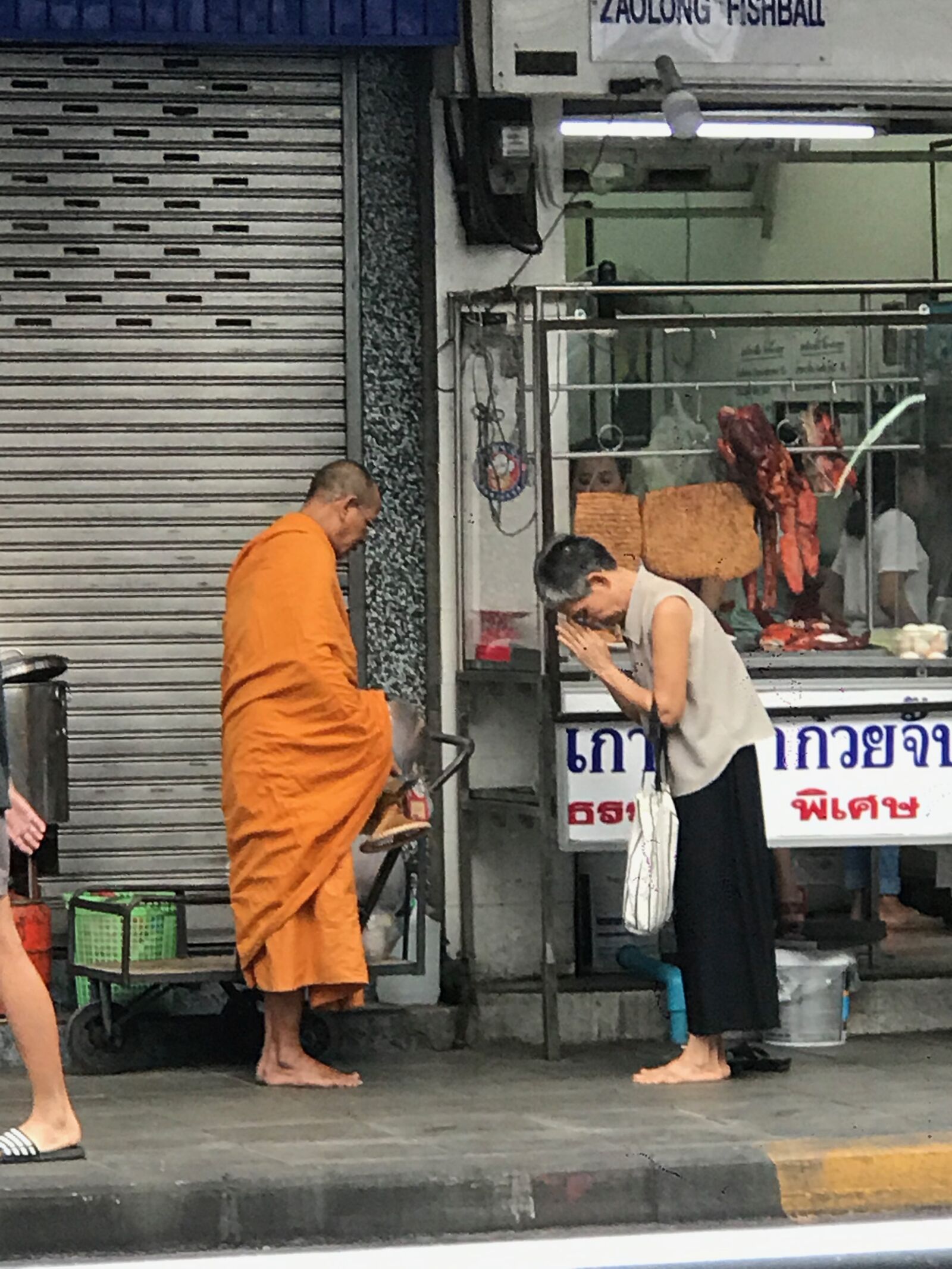 Apple iPhone 7 Plus sample photo. Thailand monk, morning, offering photography
