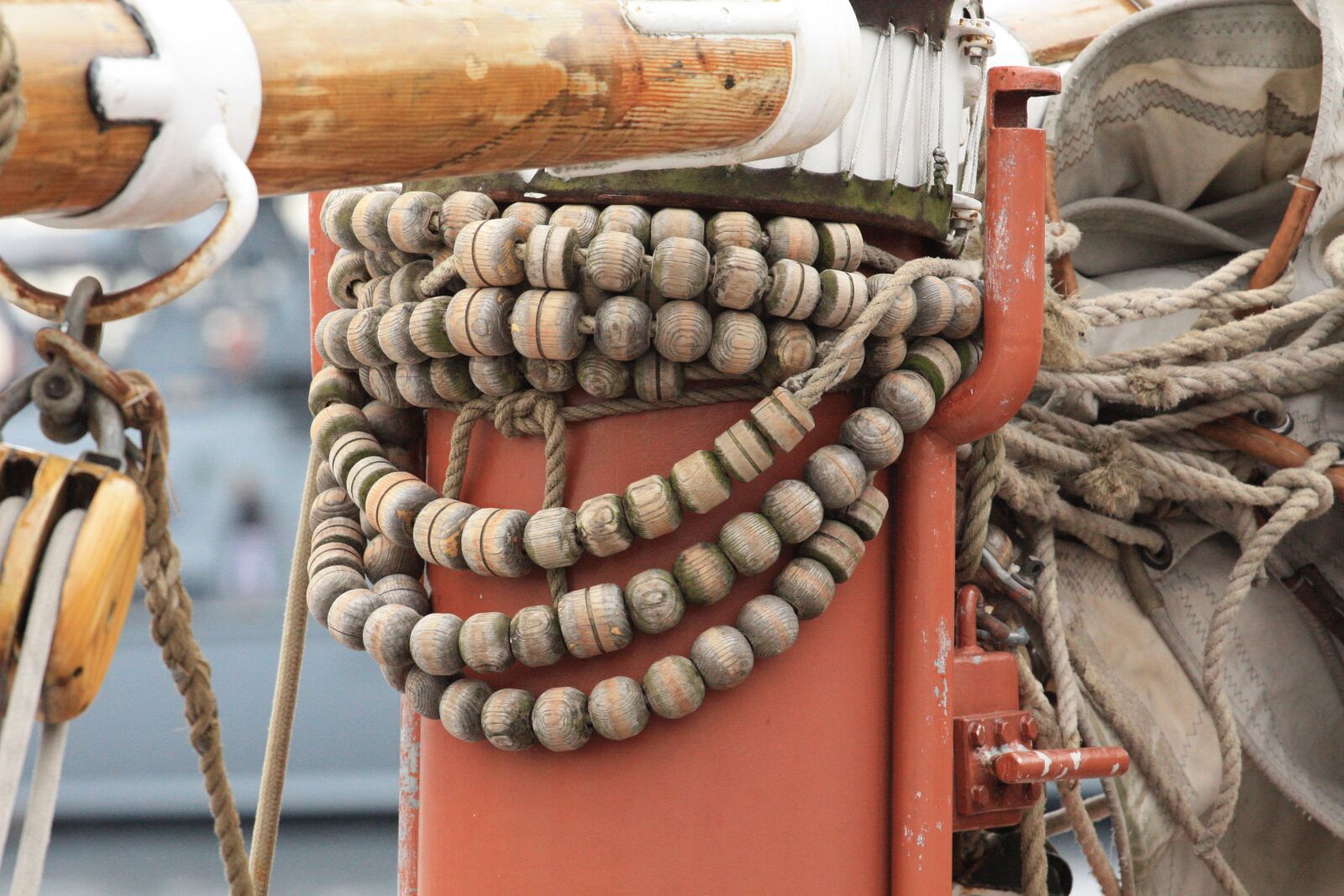 Canon EOS 450D (EOS Rebel XSi / EOS Kiss X2) sample photo. Seafaring, sailing vessel, mast photography